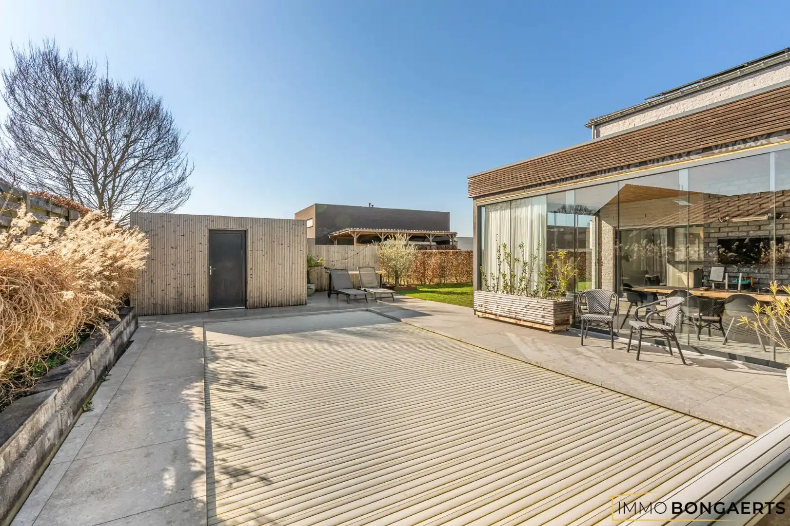 Energiezuinige woning met zwembad op rustige ligging in As foto 28