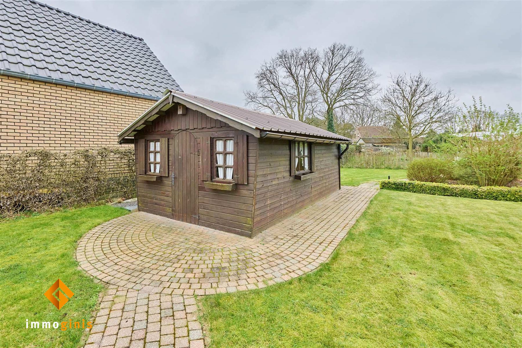 Zeer goed onderhouden woning met 2 slpks (+ mog. tot 2 à 3 extra kamers), overdekt terras en mooie tuin! foto 15