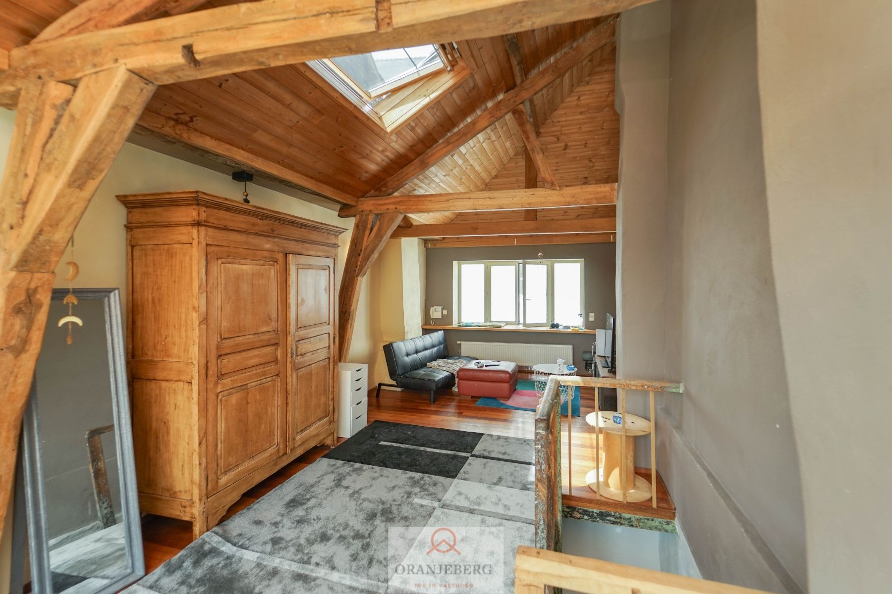 Karaktervolle stadswoning met buitenruimte aan Sint-Baafskathedraal foto 6