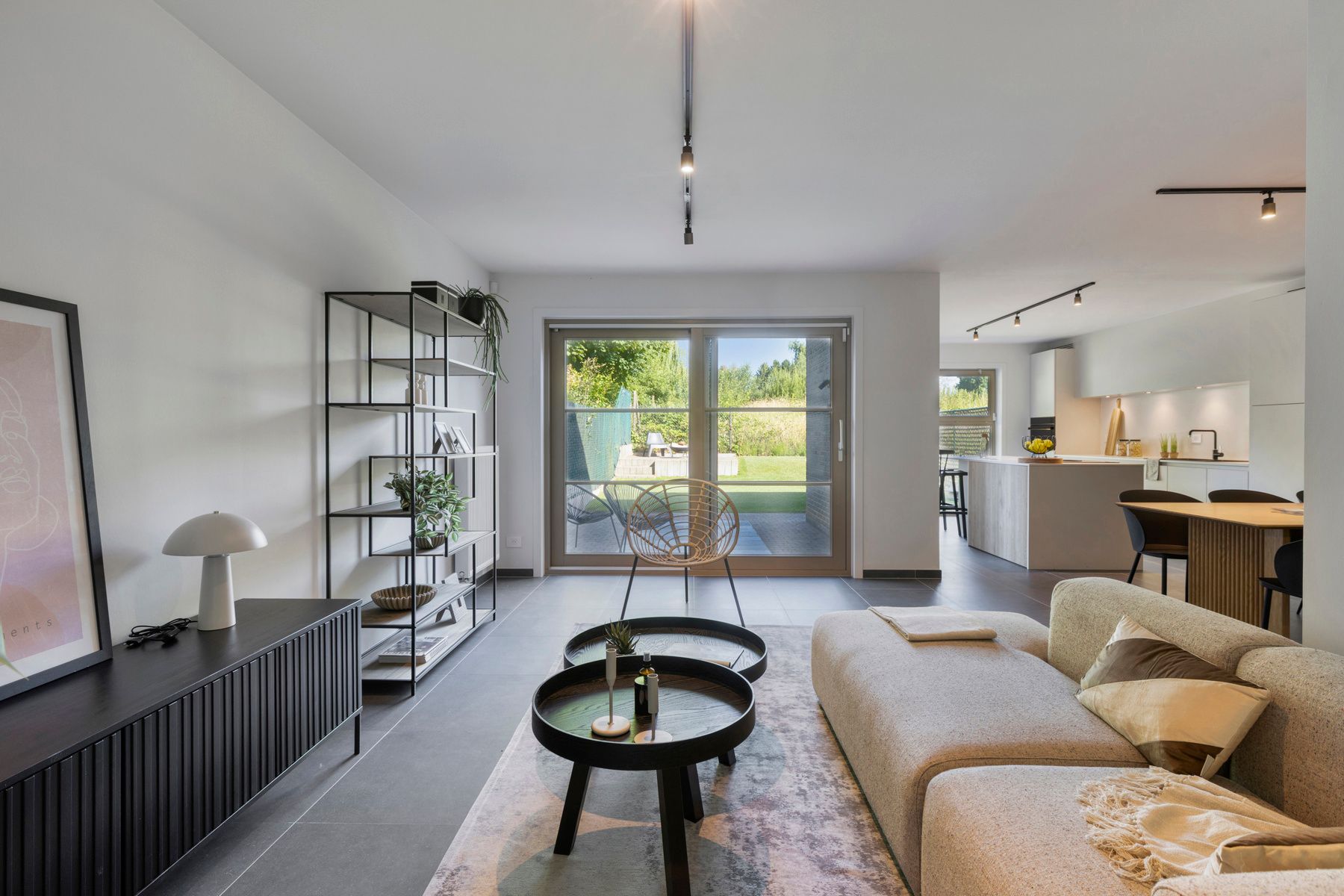 Gerenoveerde woning met 3 slaapkamers foto 3