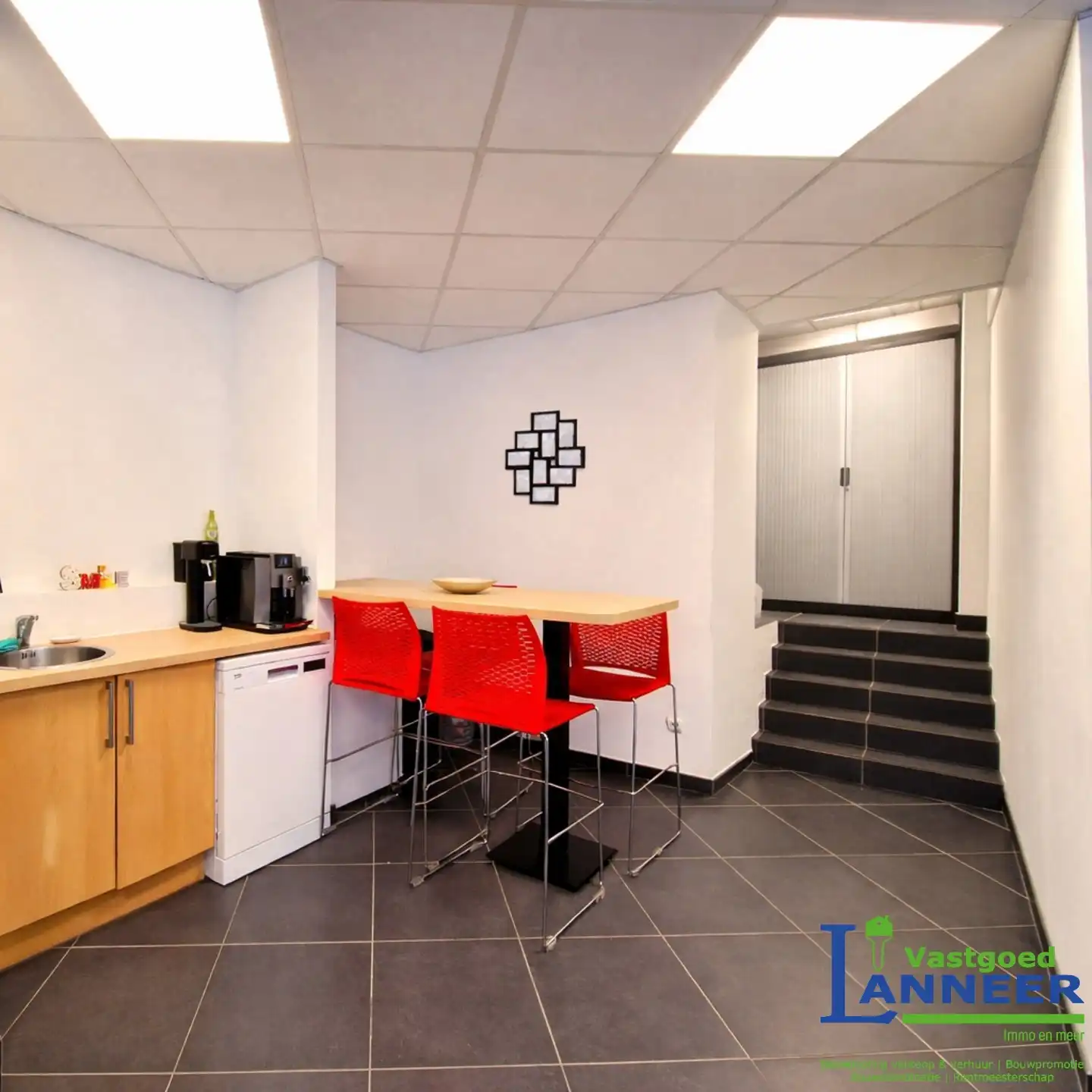 Commercieel kantoor (82m²) met grote visibiliteit te Herne foto 5