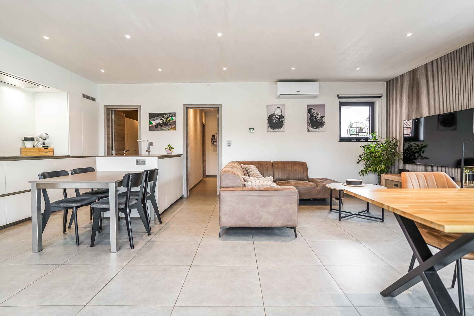 Perfect instapklare, volledig gerenoveerde woning met alle comfort te Kapelle-op-den-Bos foto 9