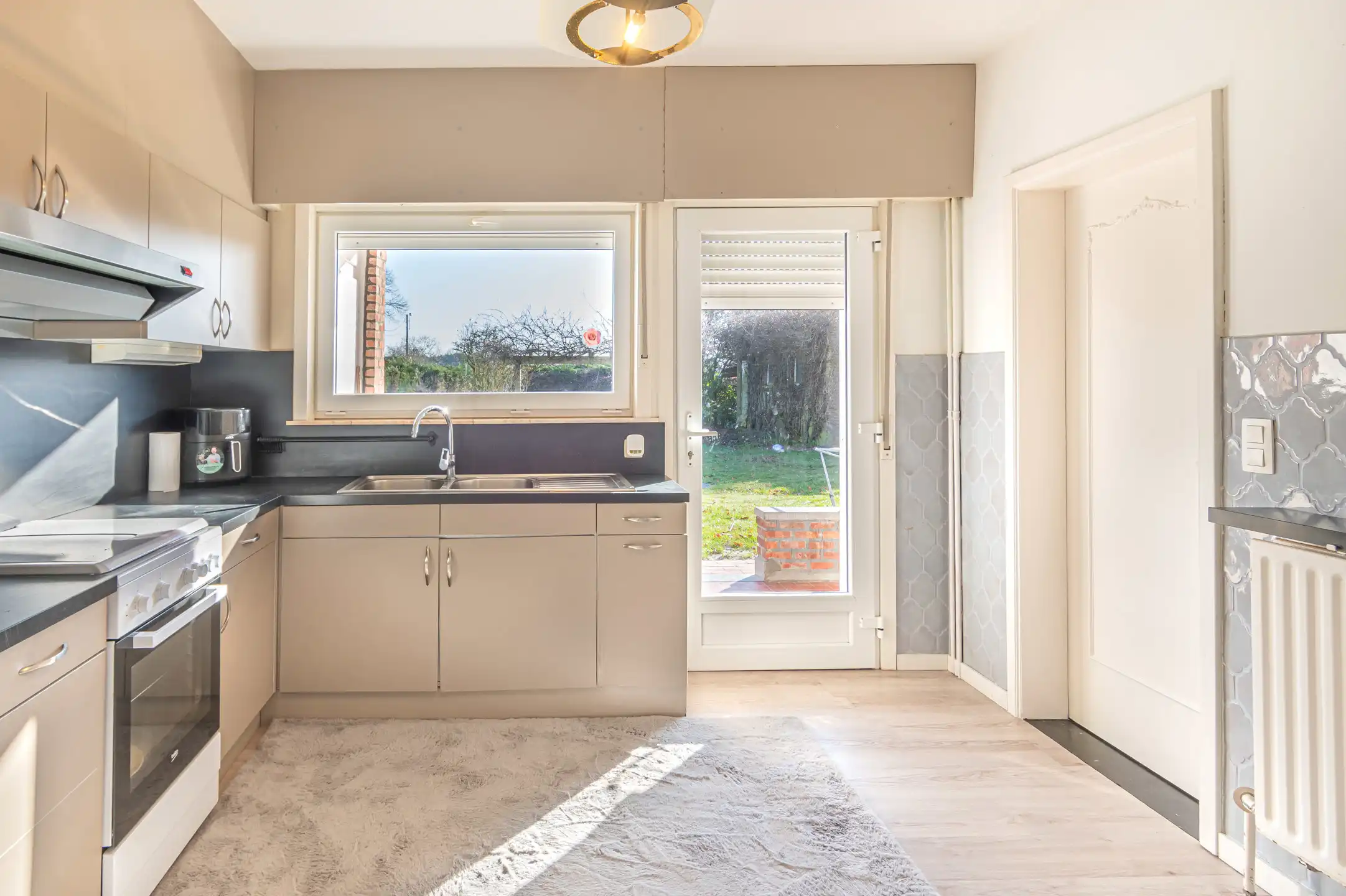 Rustig wonen in een ruime alleenstaande woning in Heffen foto 3