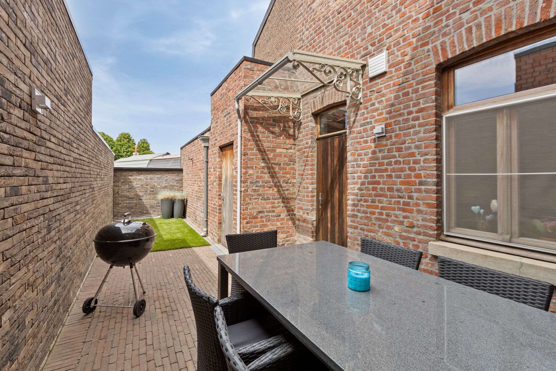 Gerenoveerde herenwoning met garage foto 27