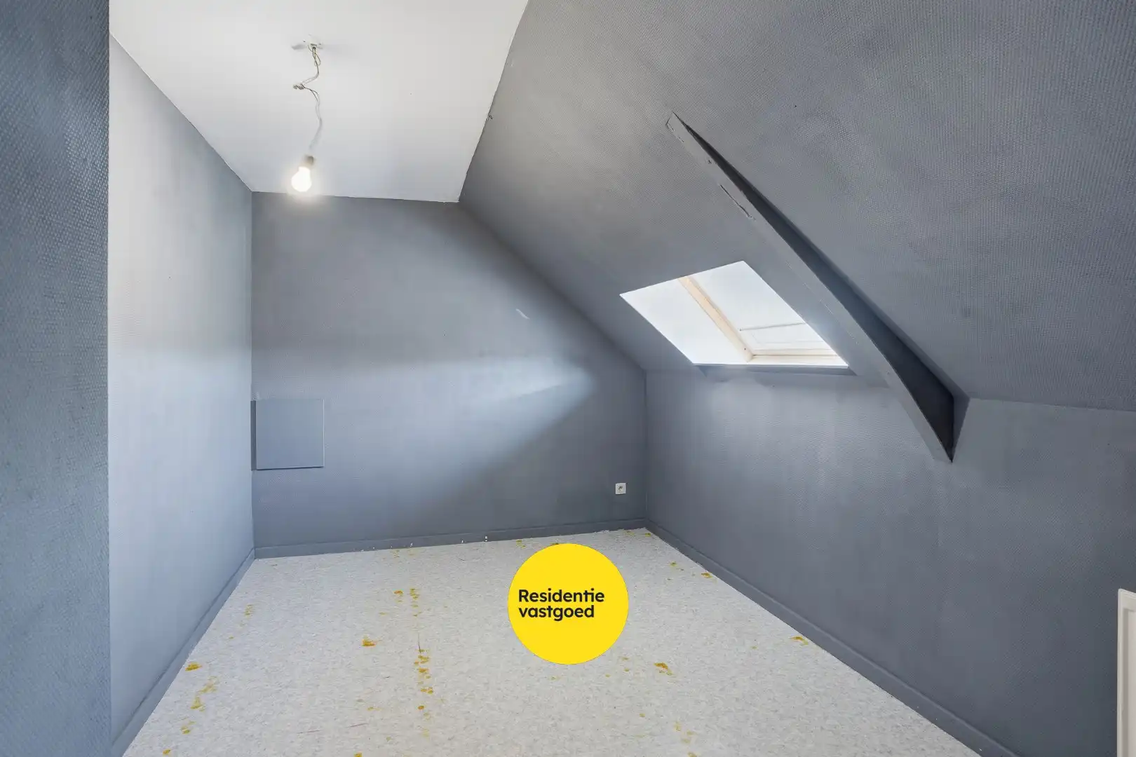 Te renoveren hoekwoning met 3 slaapkamers, tuin en centrale ligging in Ichtegem foto 16