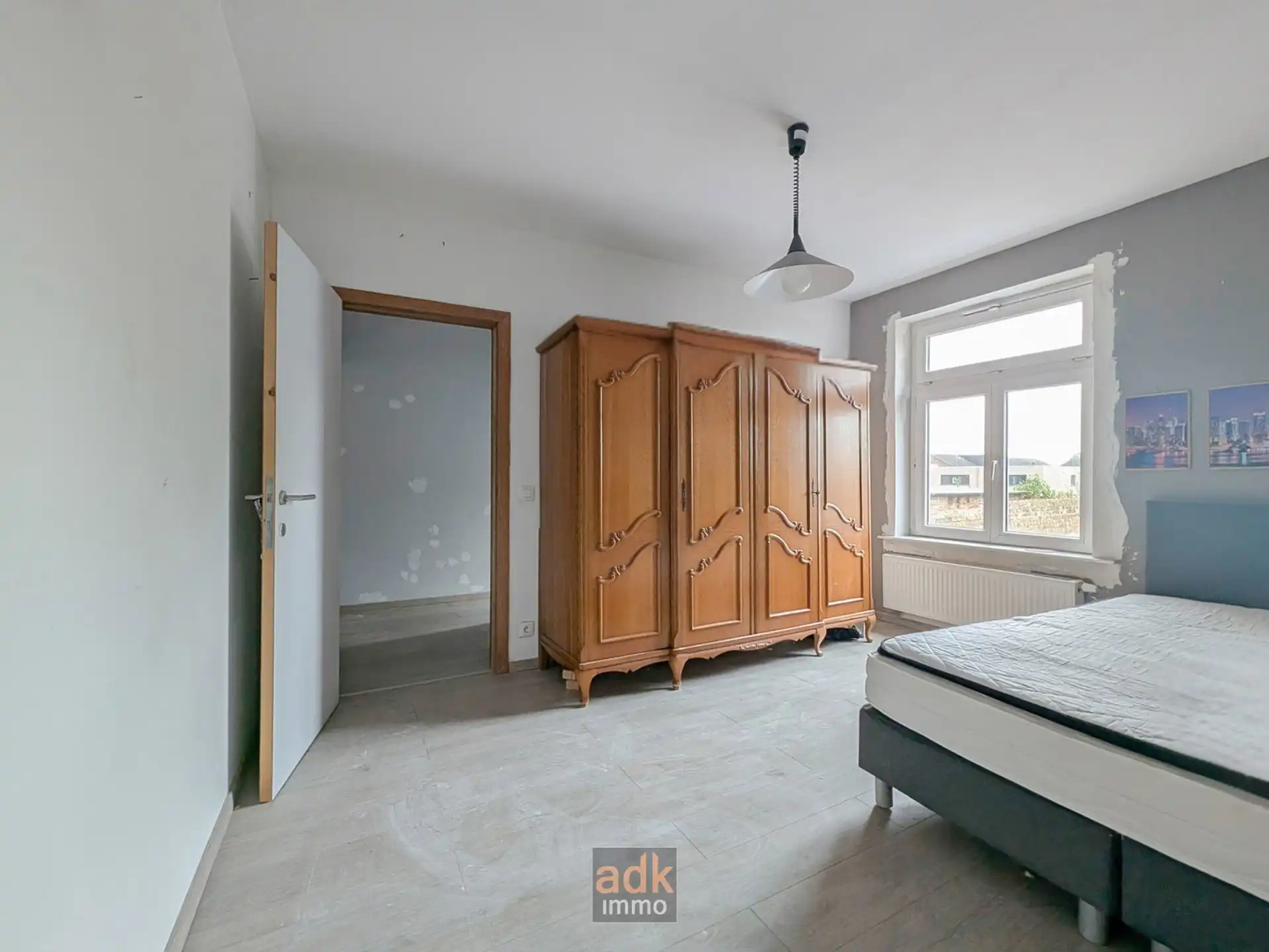 Herenhuis te koop met zuidwest gerichte tuin en parkeerplaats. Vernieuwd dak, nieuwe elektriciteit & nieuwe aardgas-CV foto 19