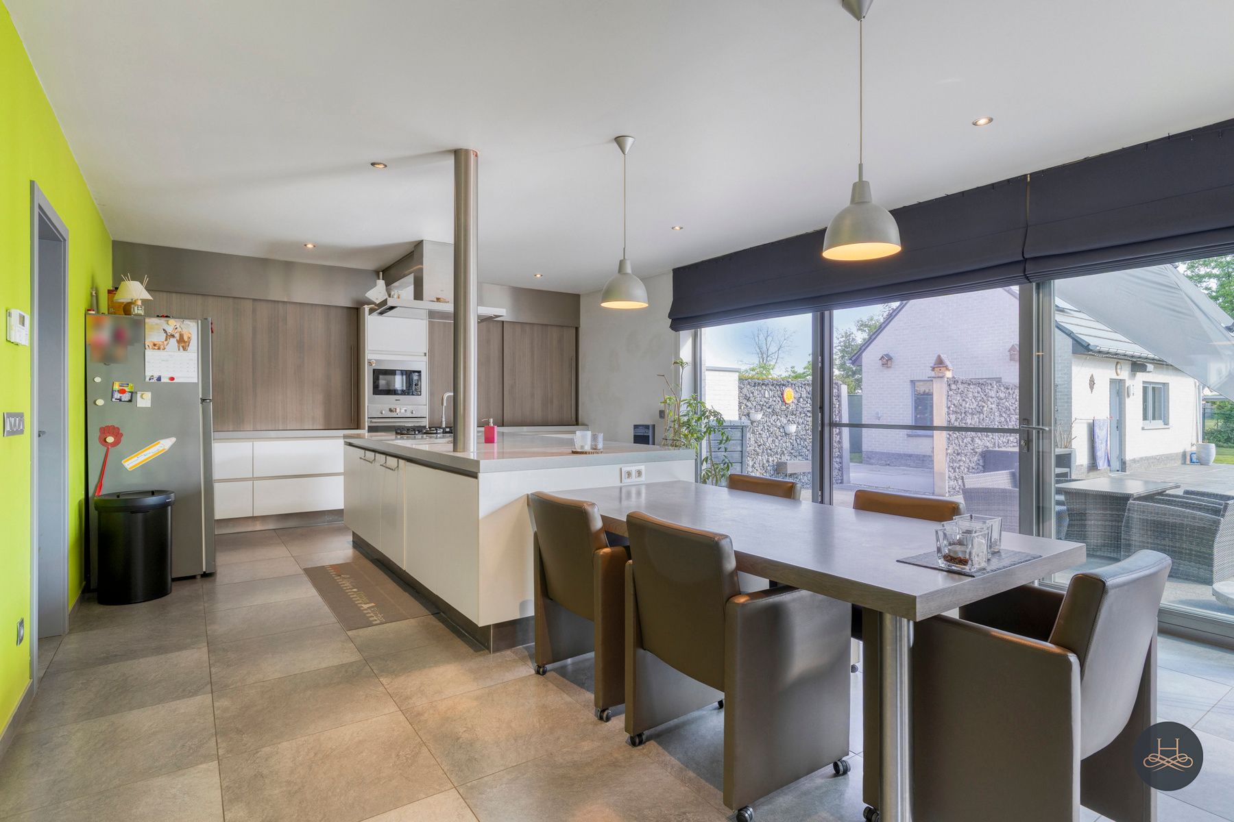 Ruime en recente woning met zwembad foto 10