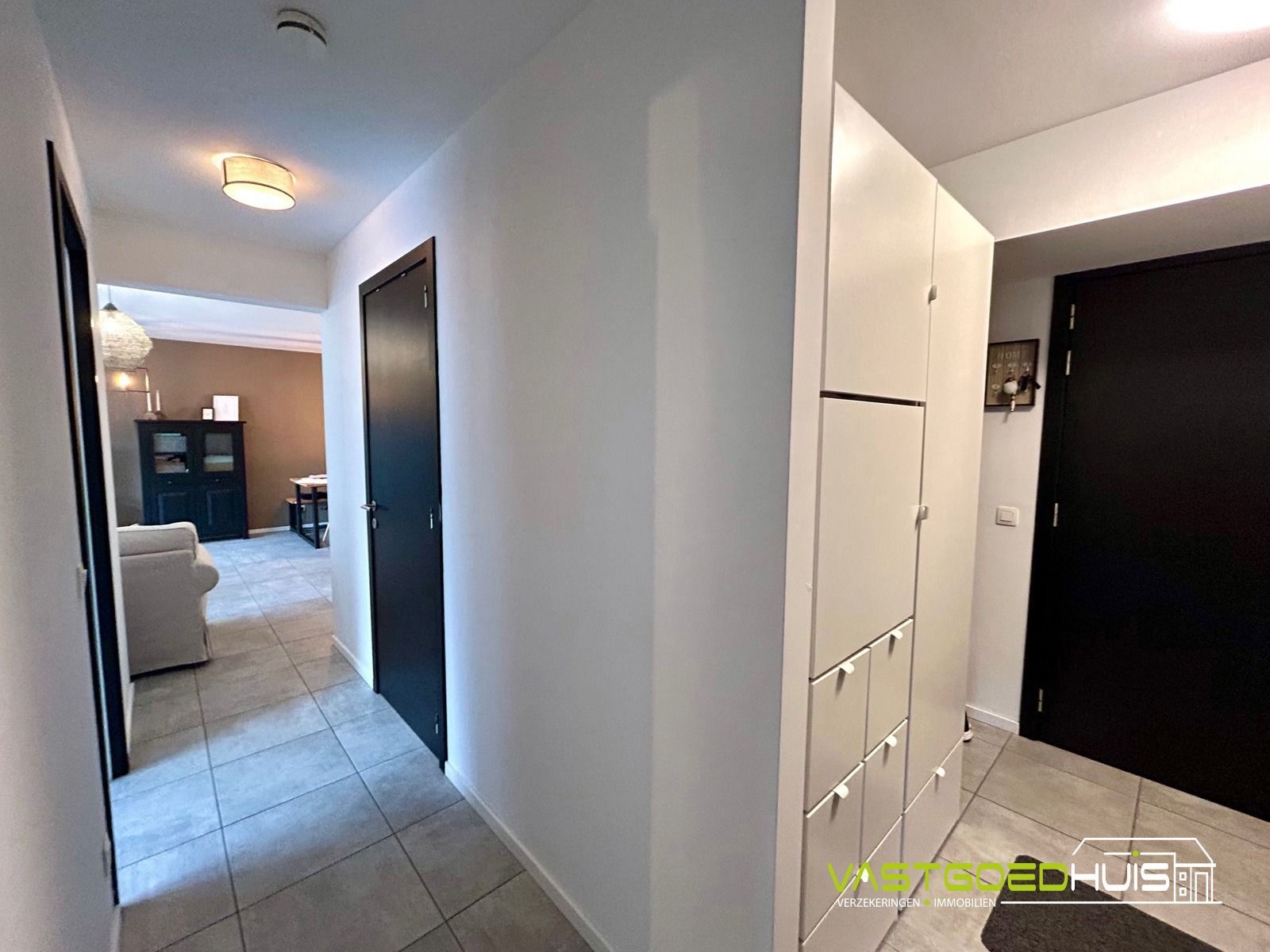 Modern appartement met 2 slaapkamers en terras foto 8
