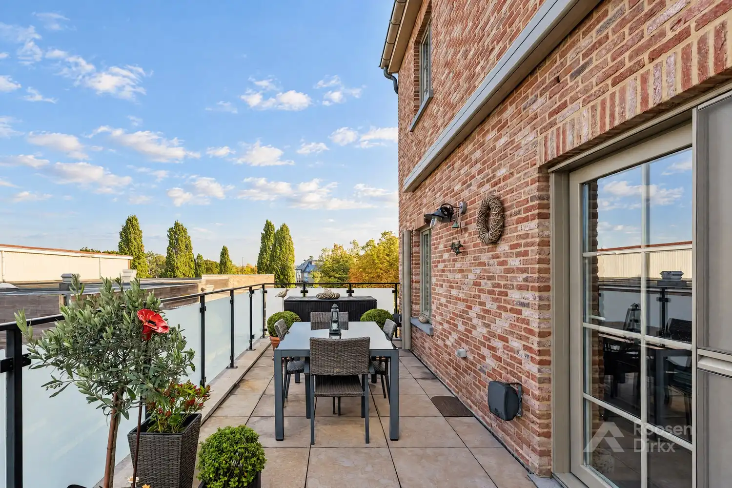 Luxe appartement (150m²) met 3 slaapkamers en 60m² terrassen te BREE. foto 30