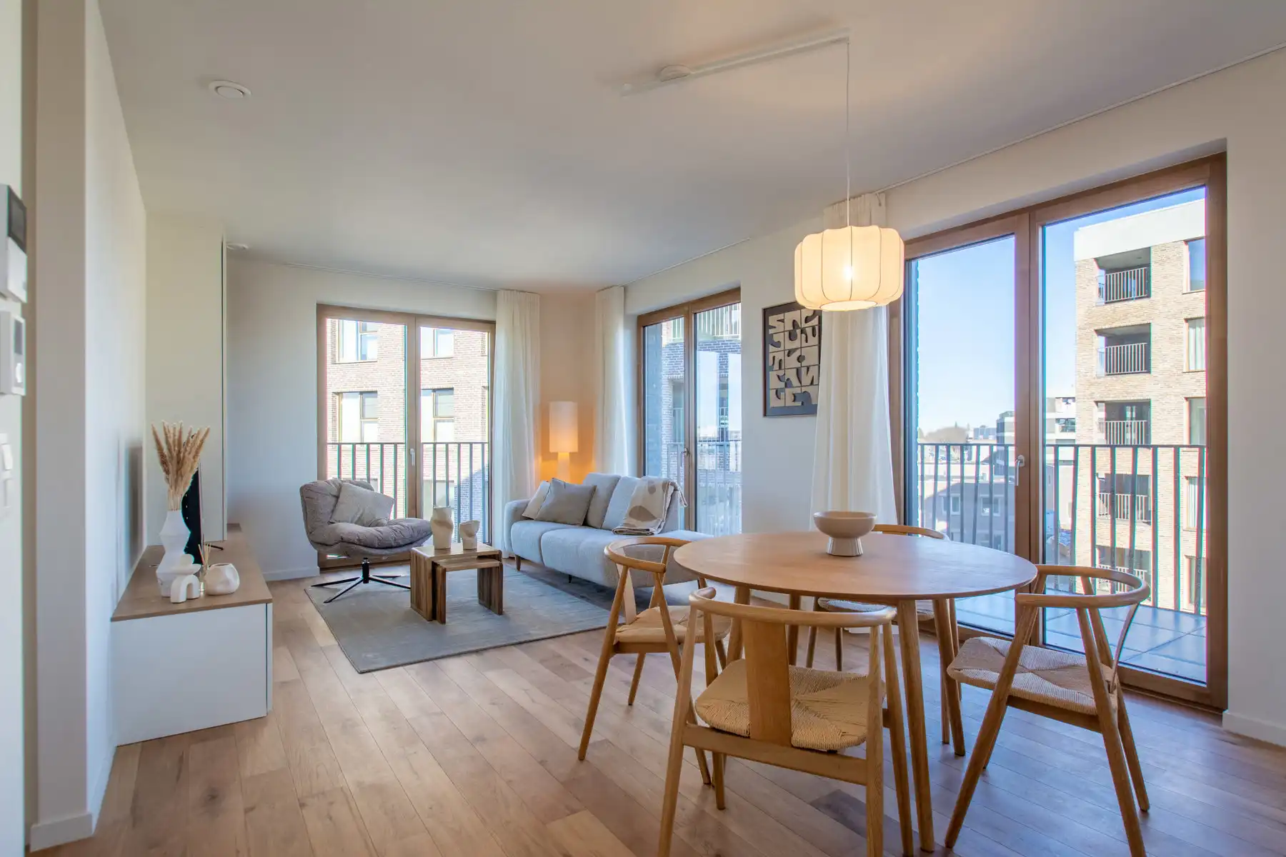 Rustig en comfortabel 2slpk appt. met mooi terras  foto 2