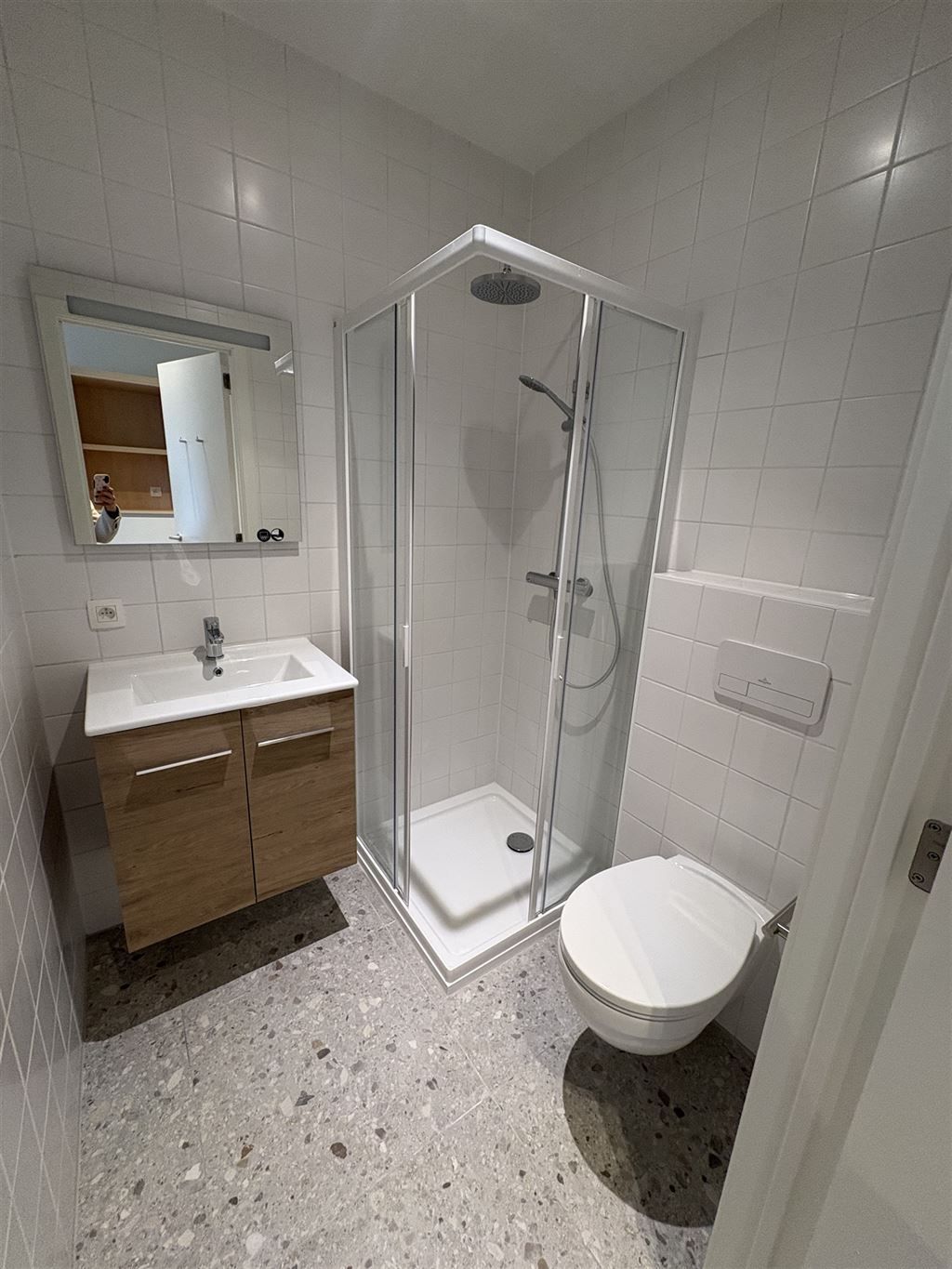 Prachtige hoogwaardige nieuwbouw studentenkamer in hartje Leuven. foto 3