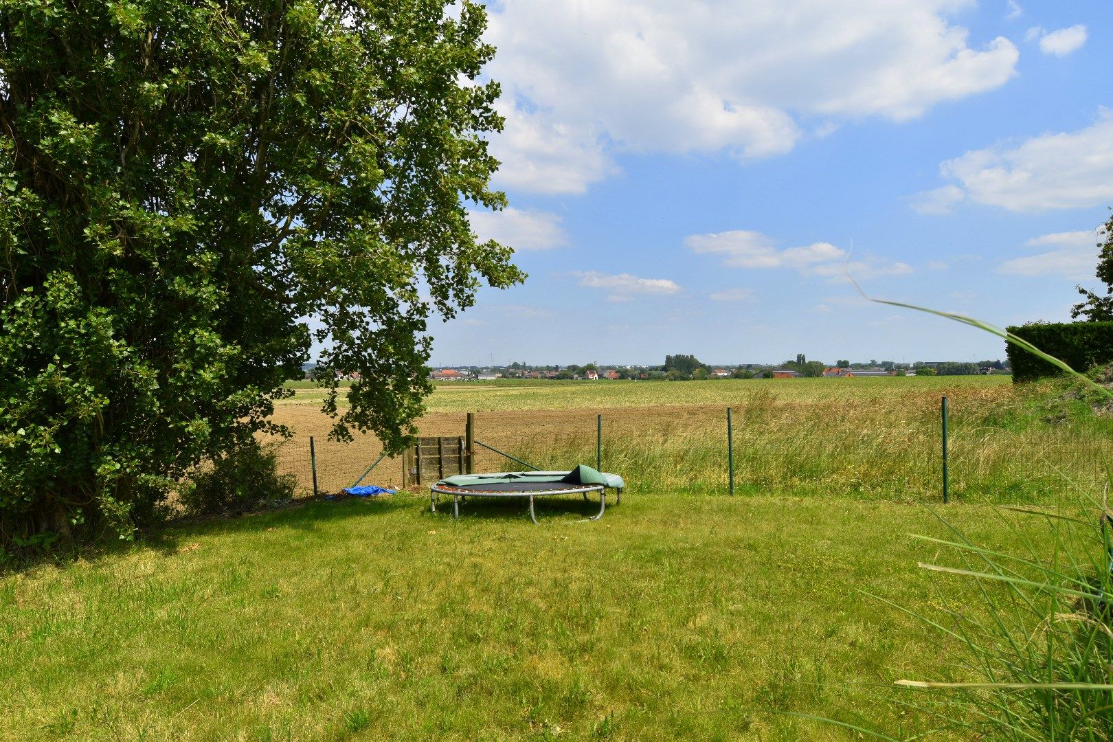 Villa met 4 slaapkamers, bijgebouw én tuin met landelijk zicht te Gullegem foto 20