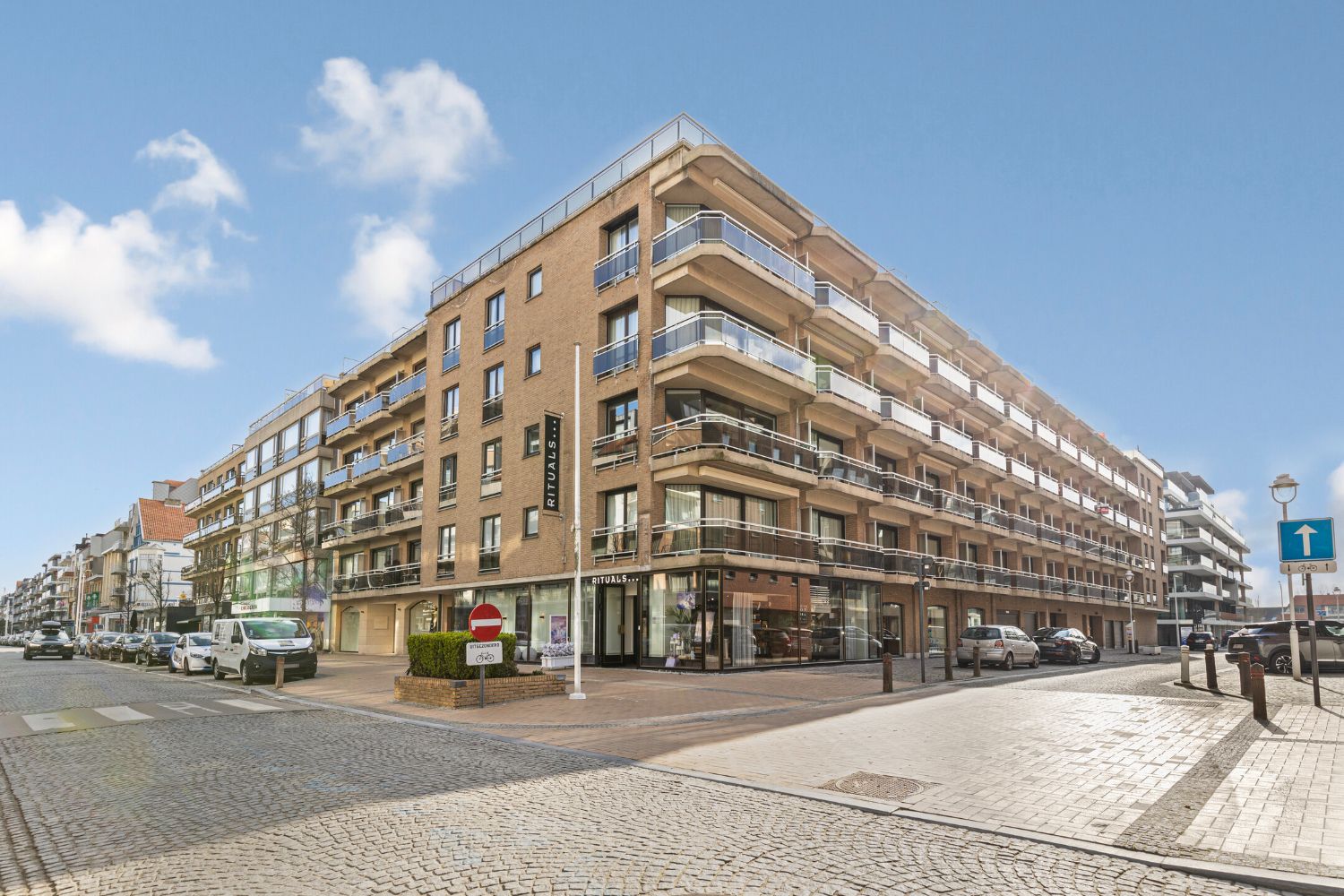 Instapklaar 1-slaapkamerappartement met topligging te Nieuwpoort foto 13
