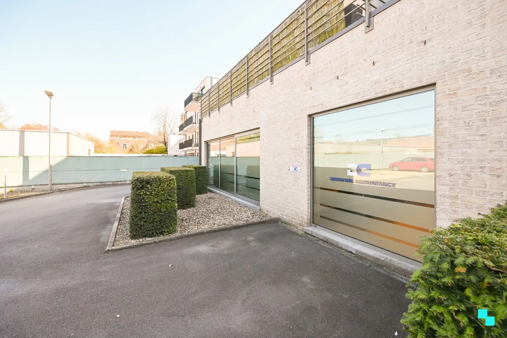 Uiterst commercieel en vlot bereikbaar handelspand (340 m²) te Izegem foto 20