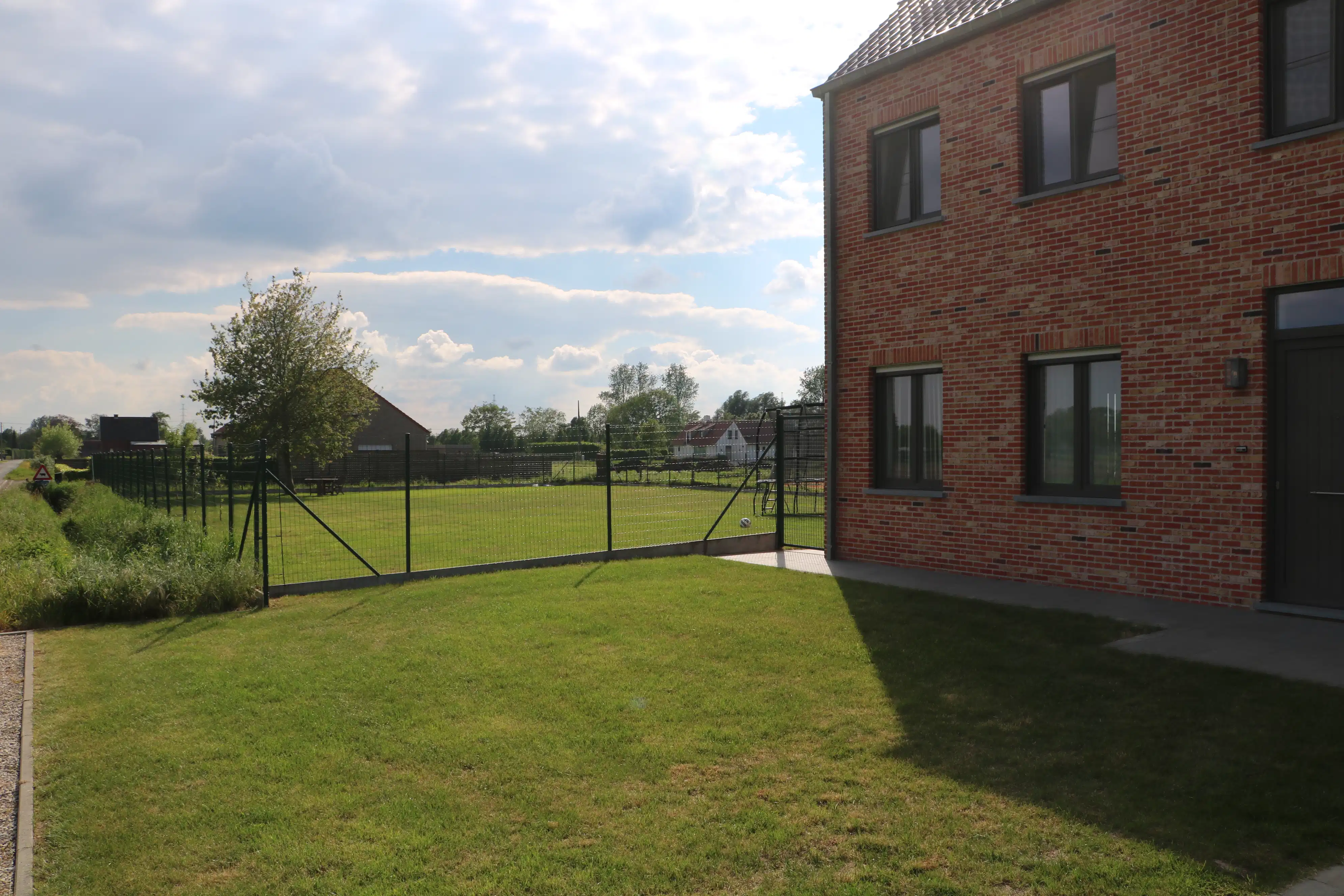 Ruime en recente pastoriewoning te huur in Zulte-Machelen foto 23