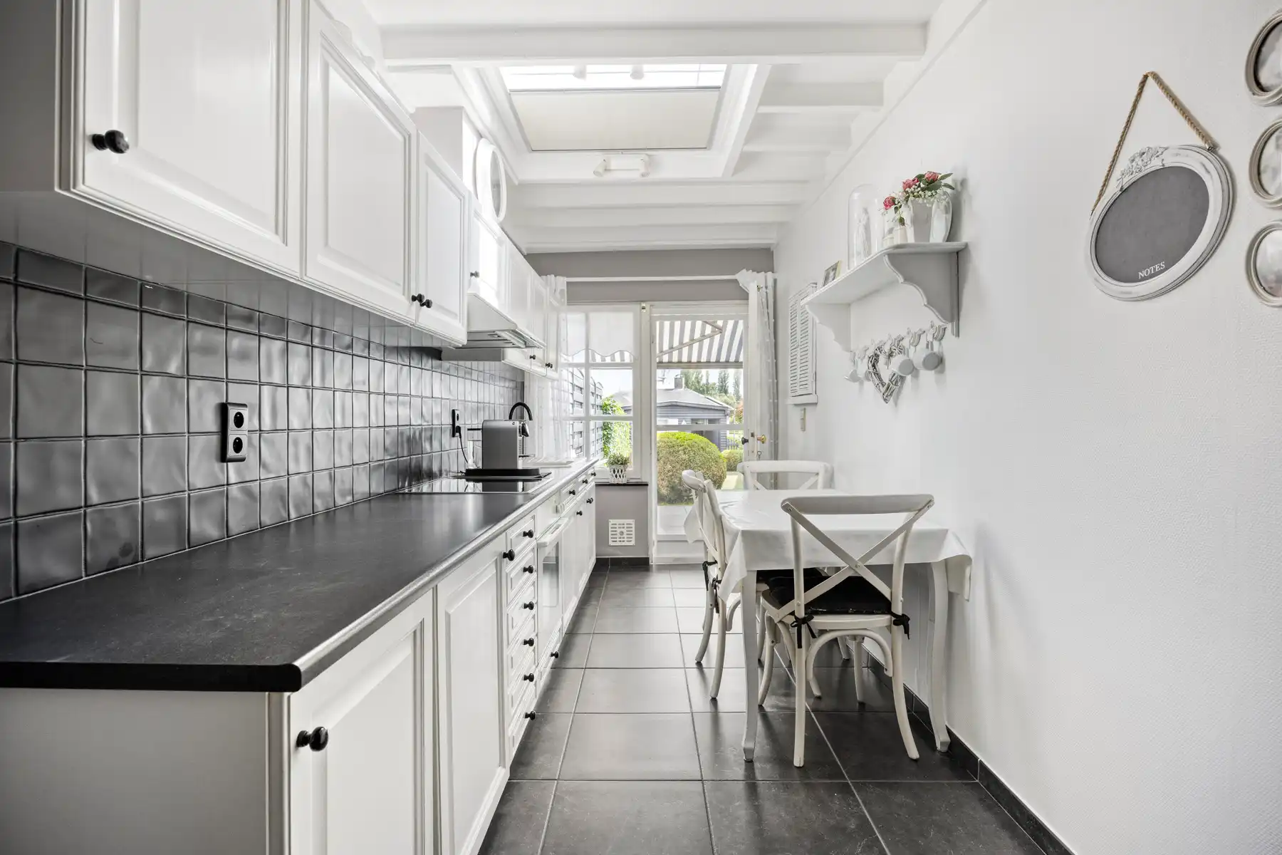 Instapklare woning in het centrum van Asse! foto 11