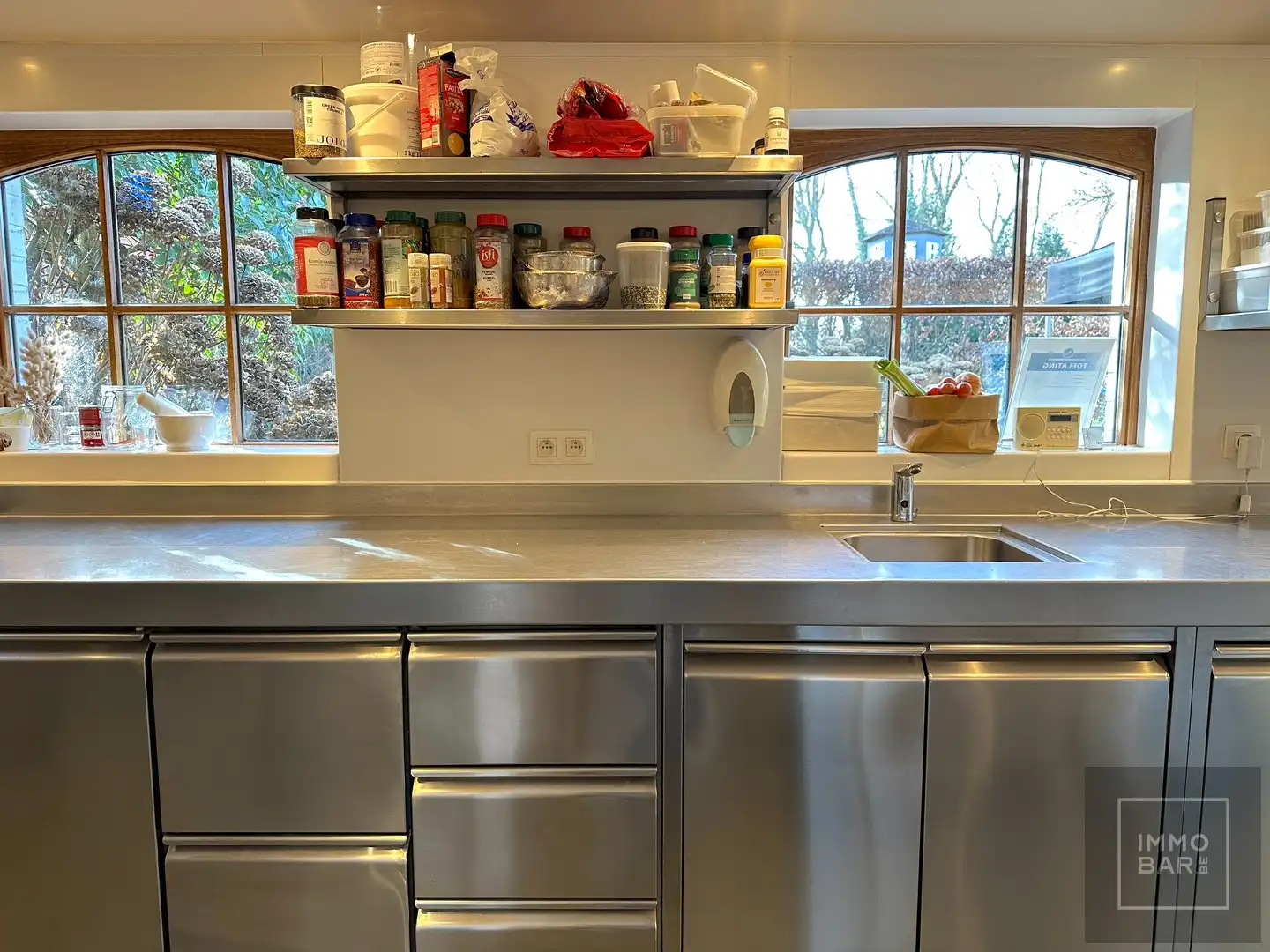 Veelzijdig handelspand met woonst en uitstekende bereikbaarheid foto 11