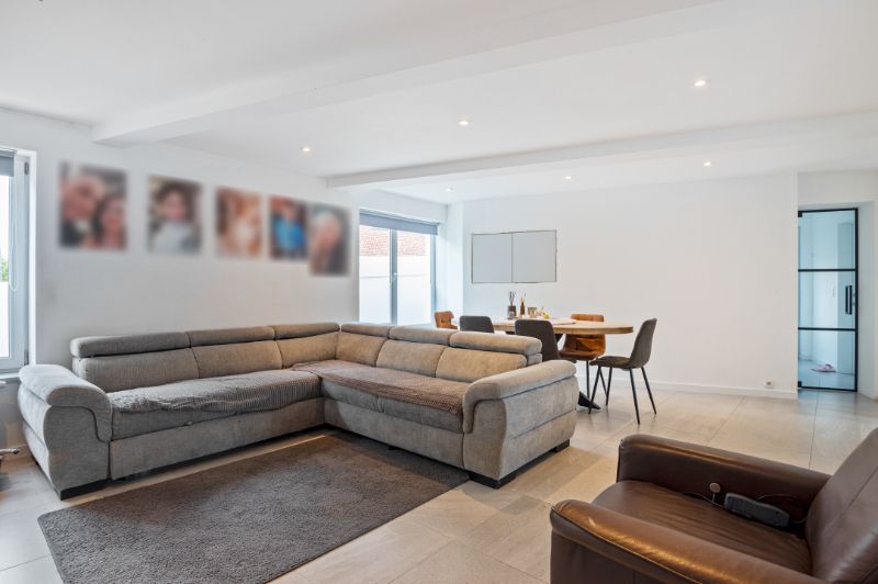 Instapklare woning met 4 slaapkamers en zonnige tuin foto 5
