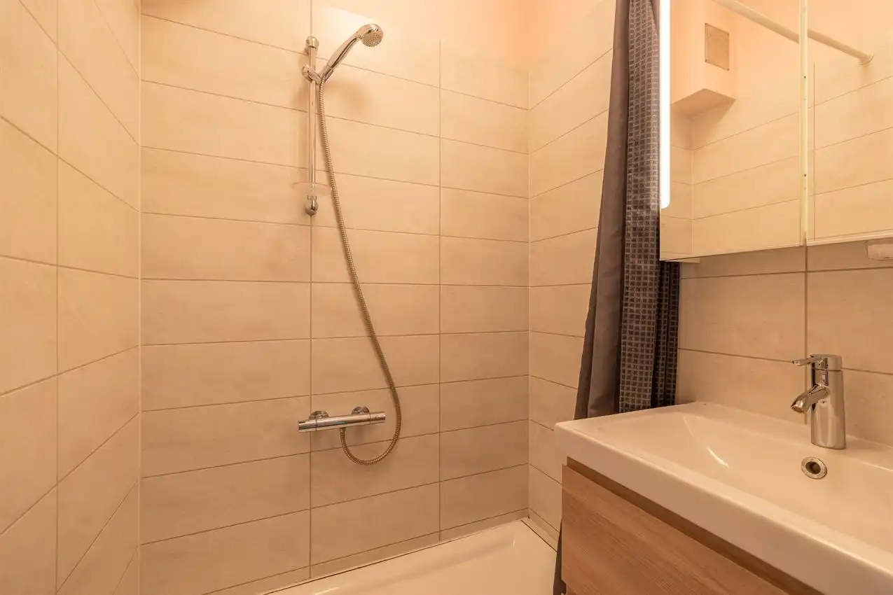 Centraal gelegen, hedendaags, 1 slpk, terras foto 15