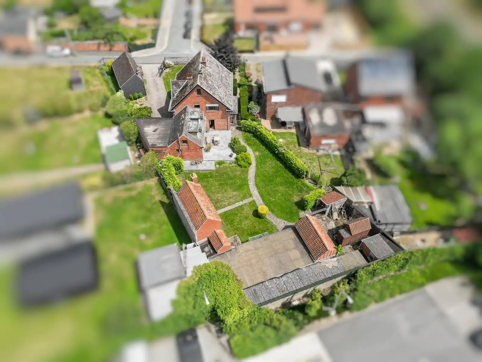 Te renoveren, vrijstaande woning op een perceel van 1070 m² foto 6