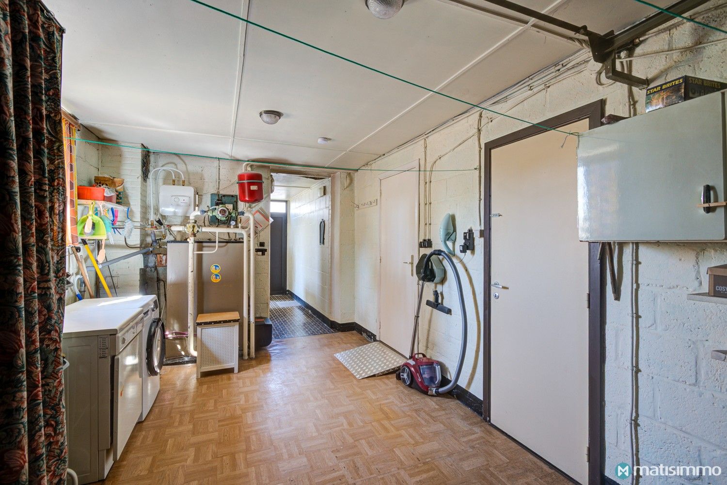 VERZORGDE WONING MET 3 SLAAPKAMERS, GARAGE EN TUIN NABIJ CENTRUM GENK foto 17