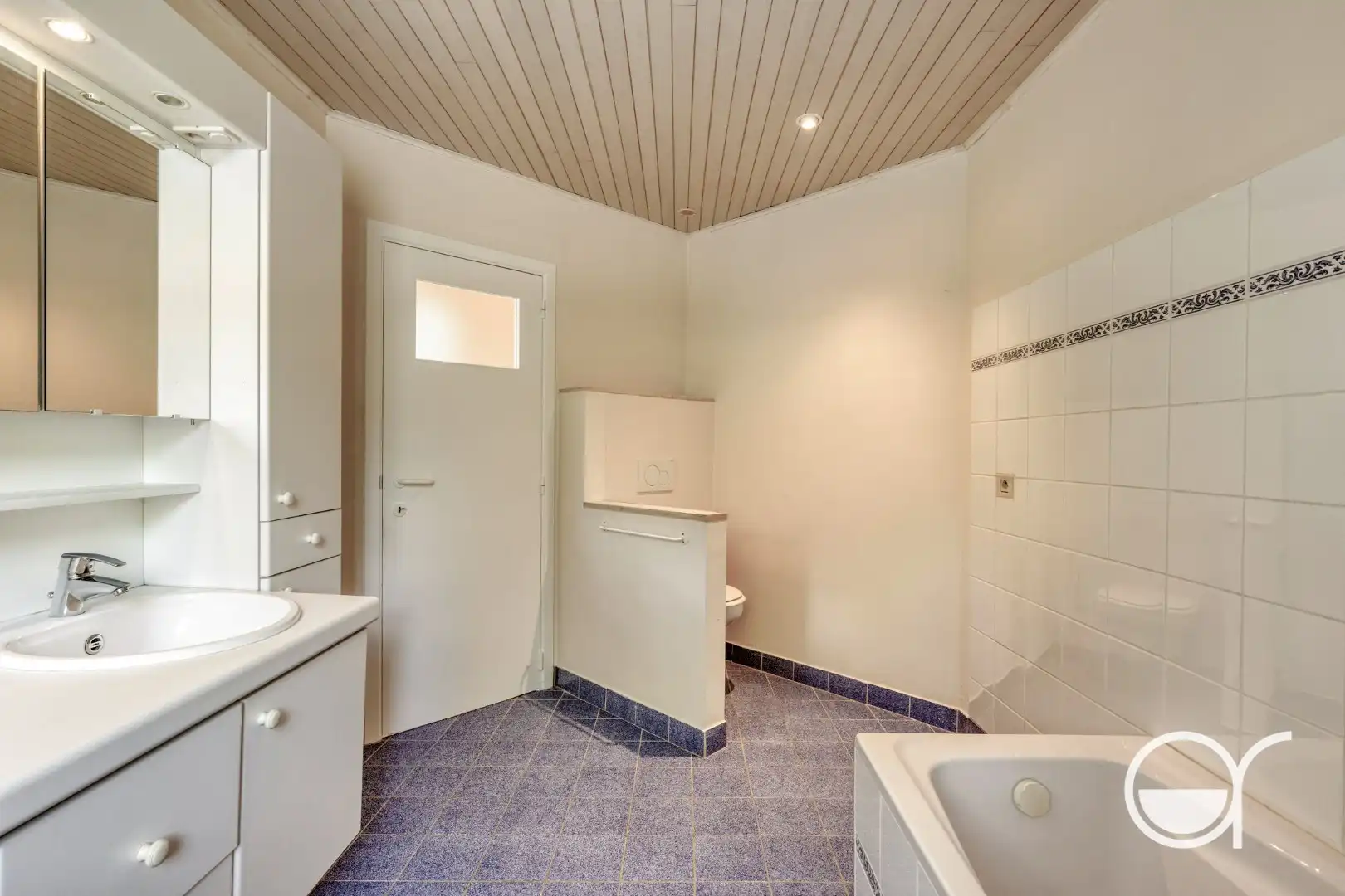 Rustig gelegen villa in doodlopende straat foto 13