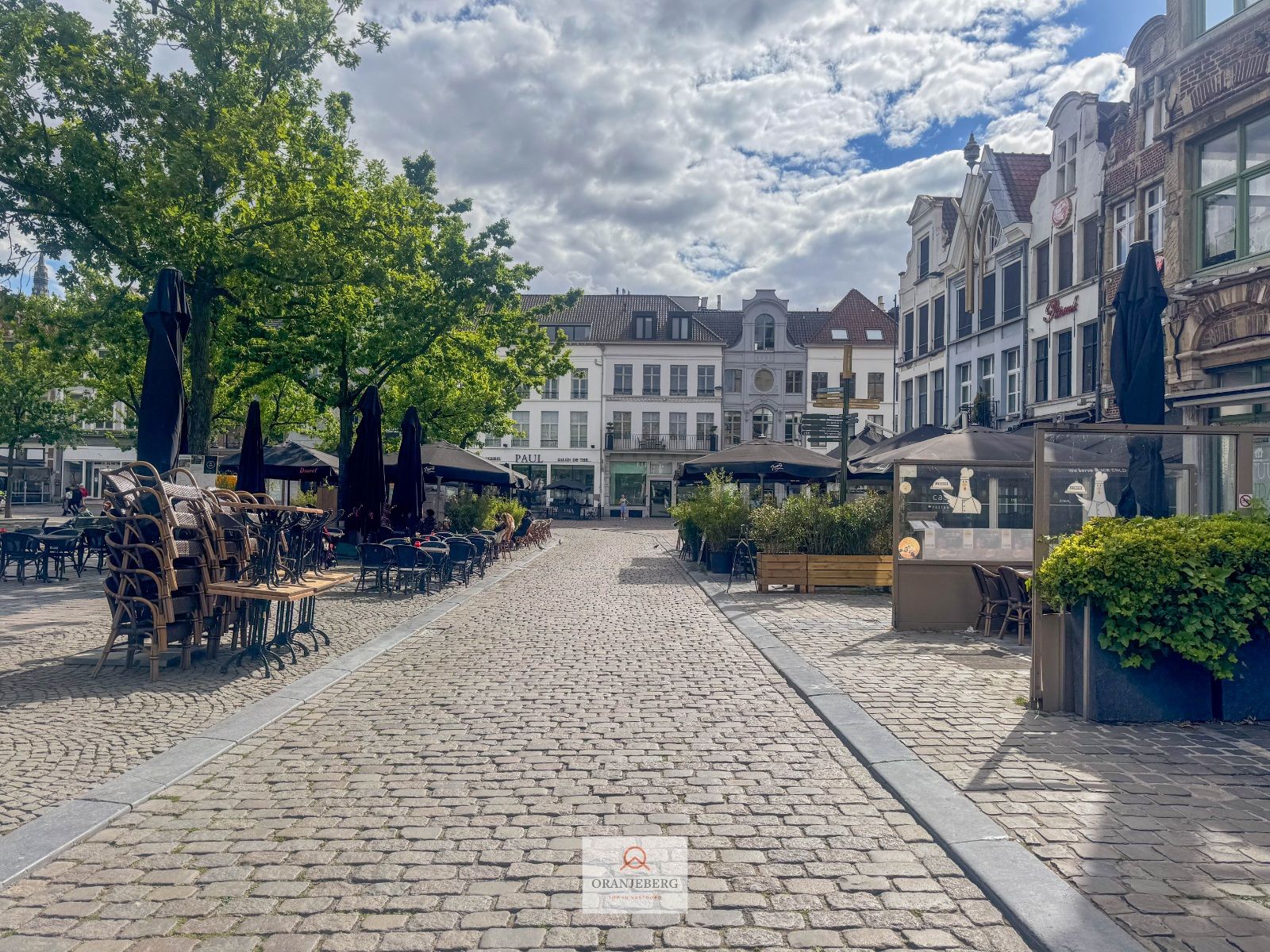 Handelspand in historisch gebouw aan de Vrijdagmarkt foto 3