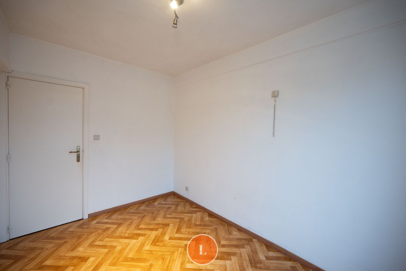 Op te frissen appartement te Kortrijk met 3 slaapkamers. foto 15