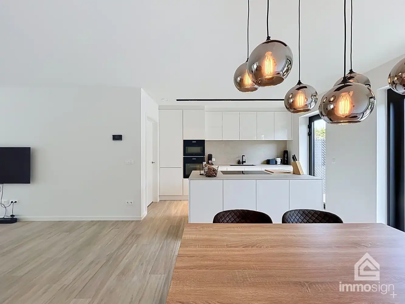 Lichtrijke woning met 3 volwaardige slaapkamers te Pelt! foto 9