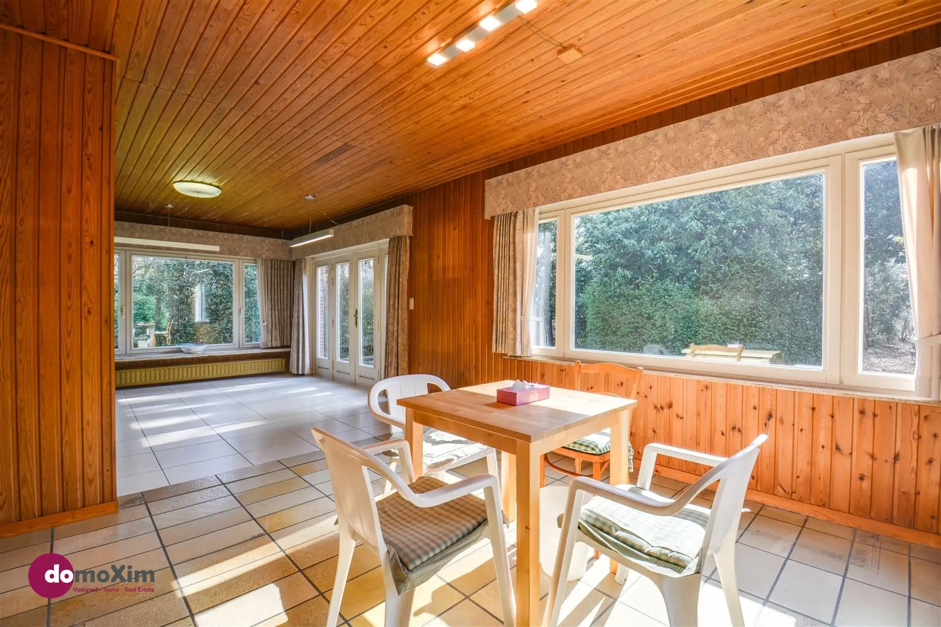 Ruime gezinswoning met mogelijkheden in een unieke, groene omgeving foto 8