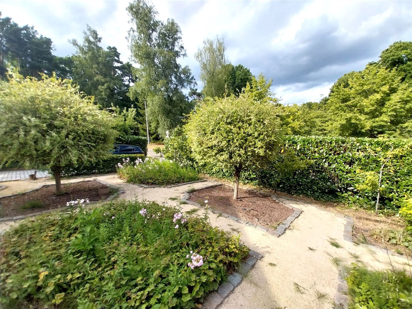 TE HUUR: Vrijstaande woning met tuin op een toplocatie in Heusden-Zolder! foto 31