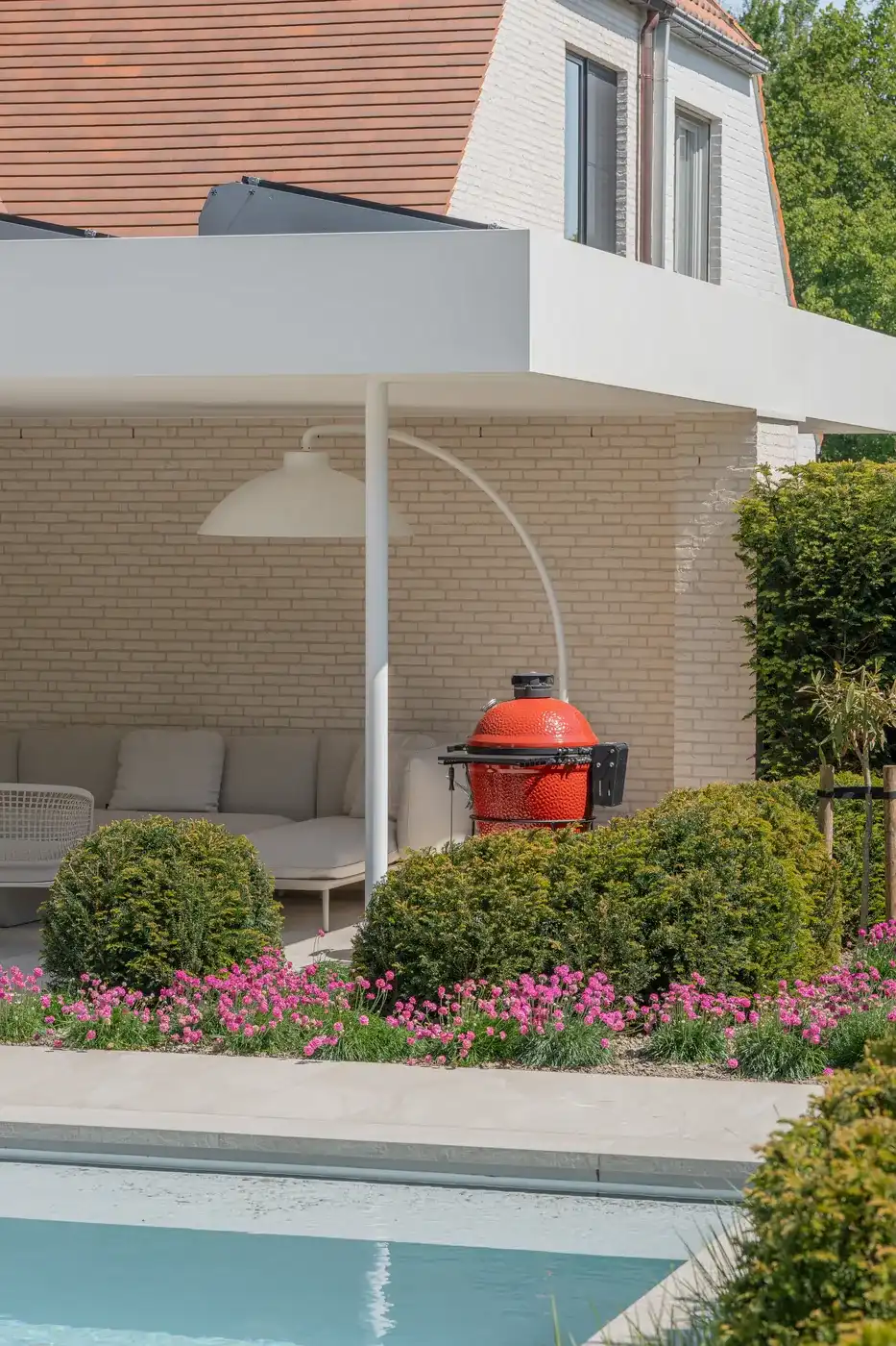 Perfect georiënteerde villa met zwembad voorzien van een duurzame luxeafwerking foto 29