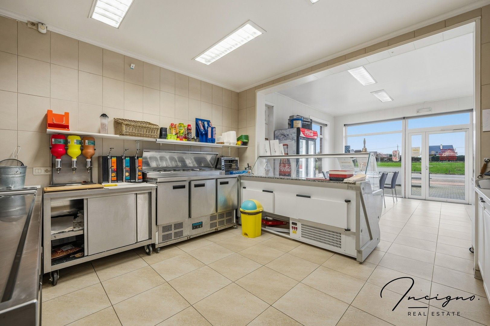 Handelspand met woonst met uitstekende visibiliteit foto 6