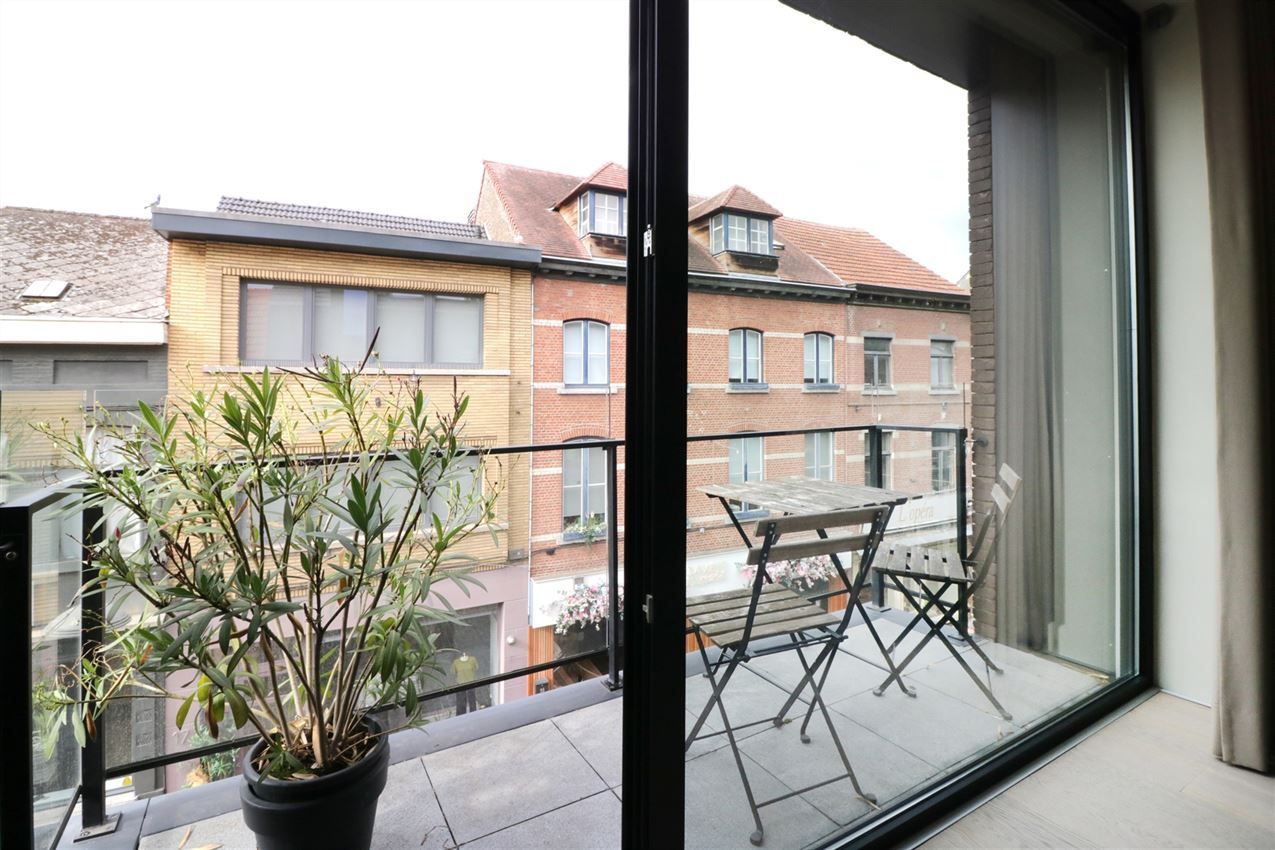 Duplex met 2 slpk., terras en garage temidden centrum foto 5