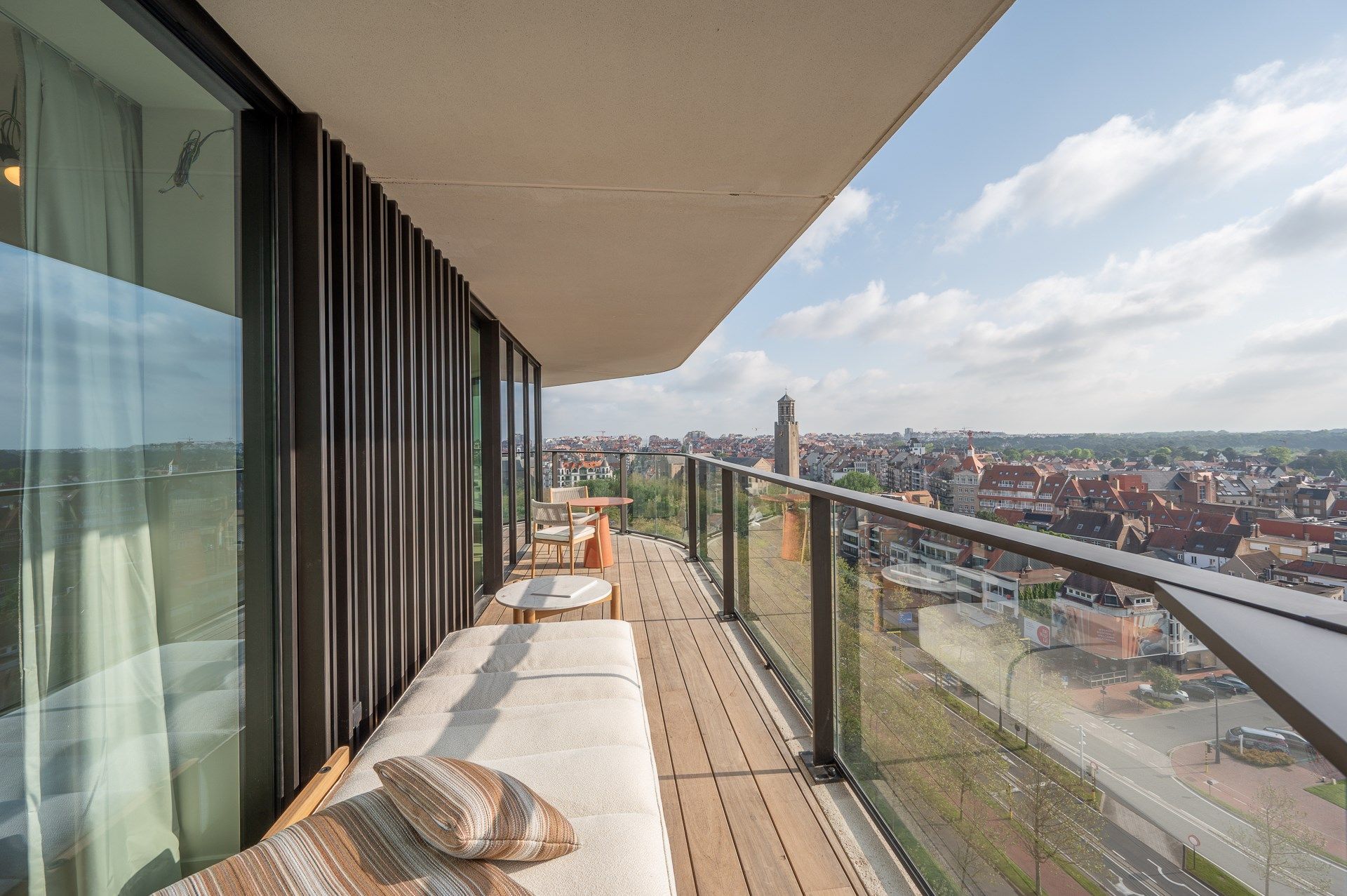 Luxueus appartement met zeer ruim terras gelegen in de exclusieve residentie The Tower. foto 13