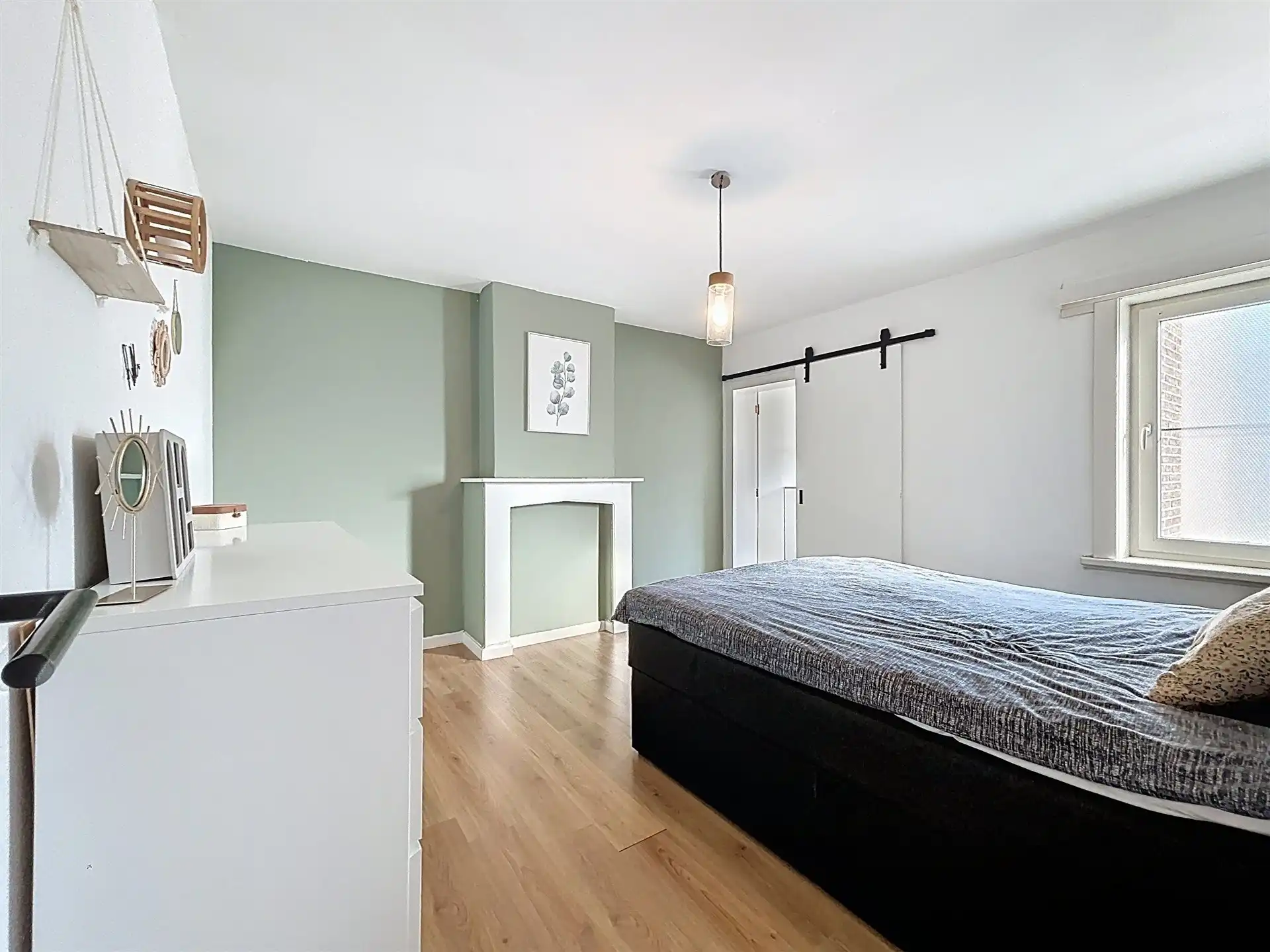 instapklare gezinswoning met 5 slaapkamers en half open karakter op perceel van 240m² foto 10