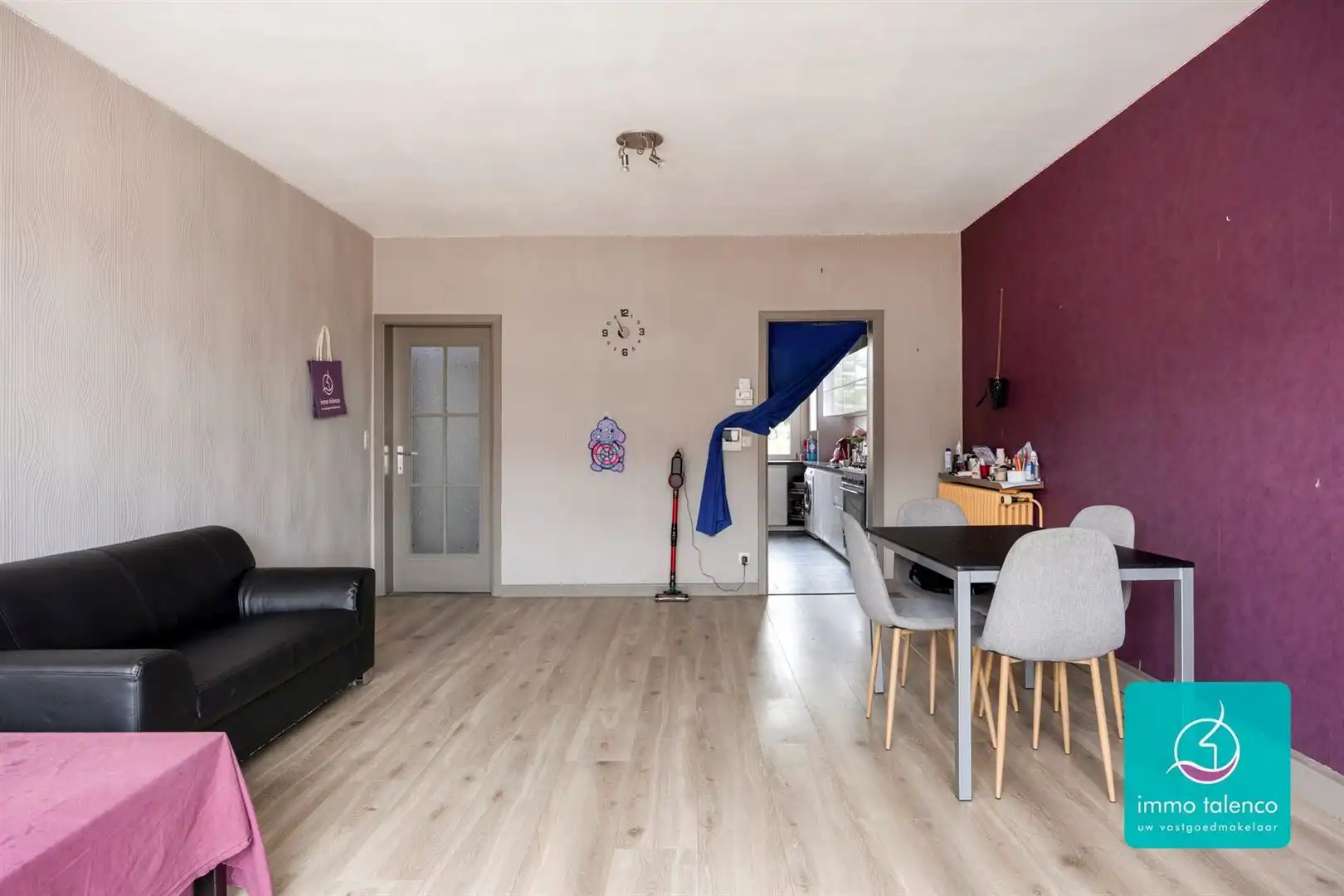 Appartement op eerste verd.-  opp. 94 m² - 2 parkeerplaatsen foto 2