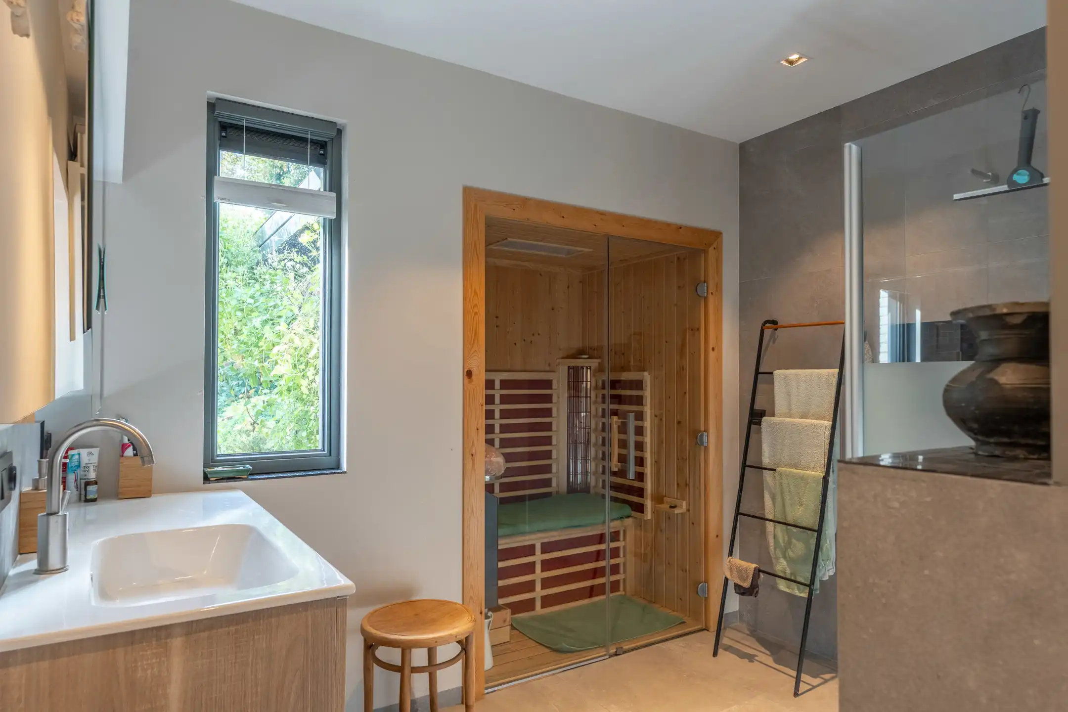Instapklare gelijkvloersvilla met unieke parktuin op 2.086 m²  foto 29