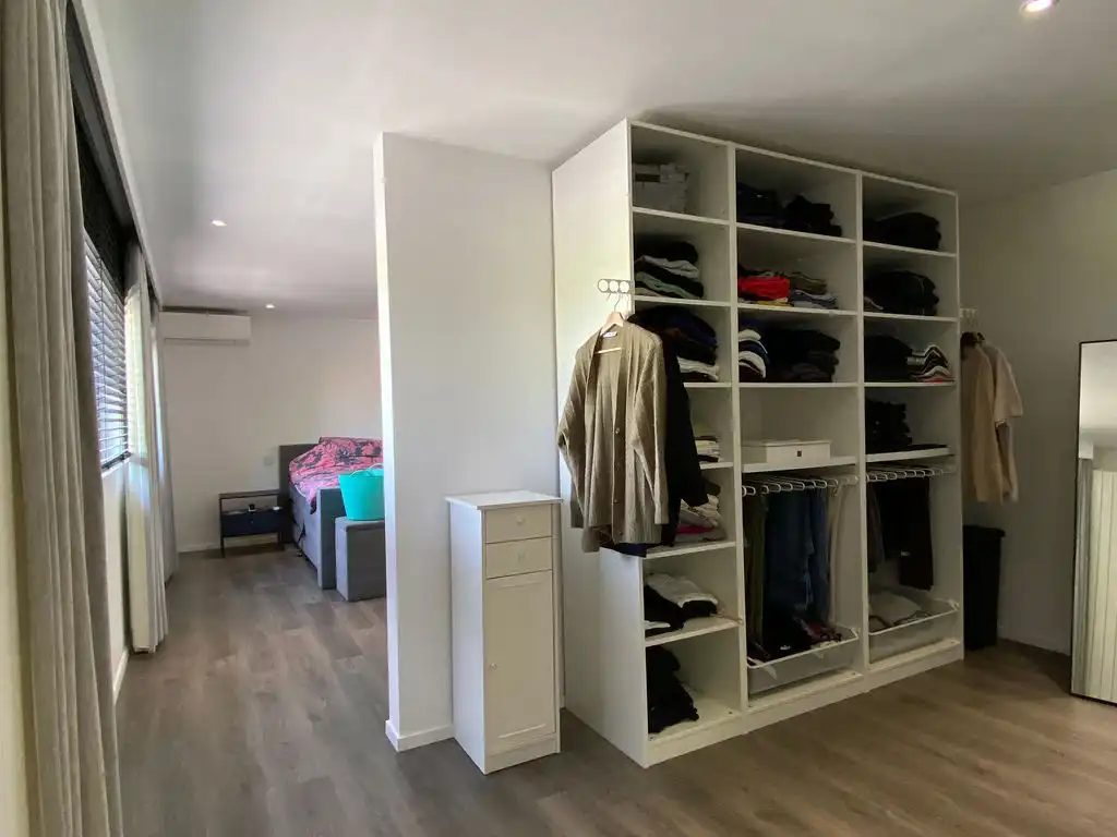 Ruime moderne woning met 4 slaapkamers, bureauruimte, dakterras en drie parkeerplaatsen in Pittem foto 10