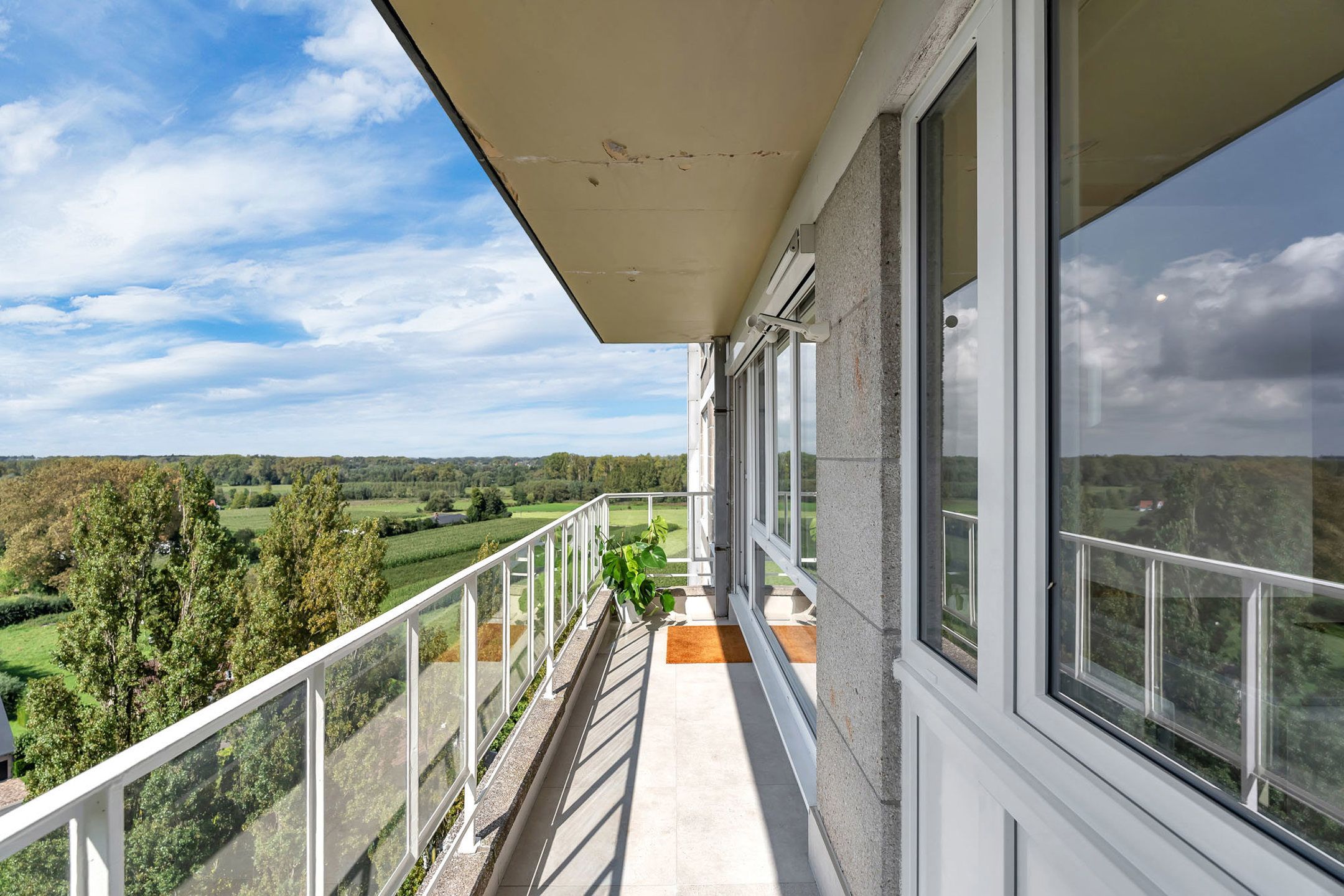 Volledig vernieuwd appartement met adembenemend uitzicht foto 17