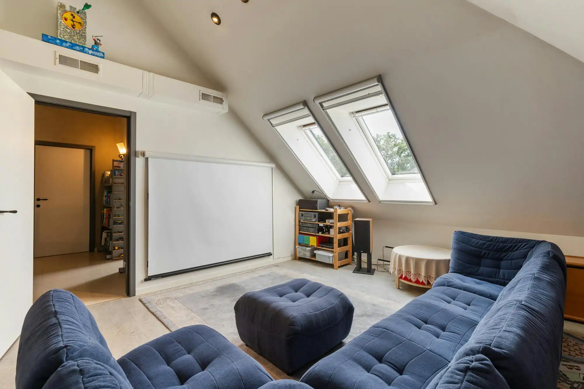 Exclusieve villa met praktijkruimte op toplocatie in Genk foto 24