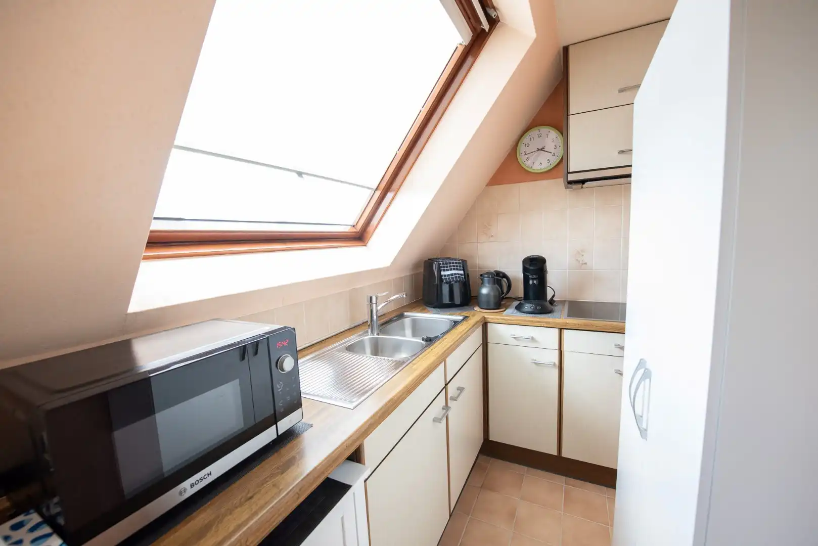 Gezellig dakappartement TE KOOP met garage in het centrum van Deerlijk foto 4