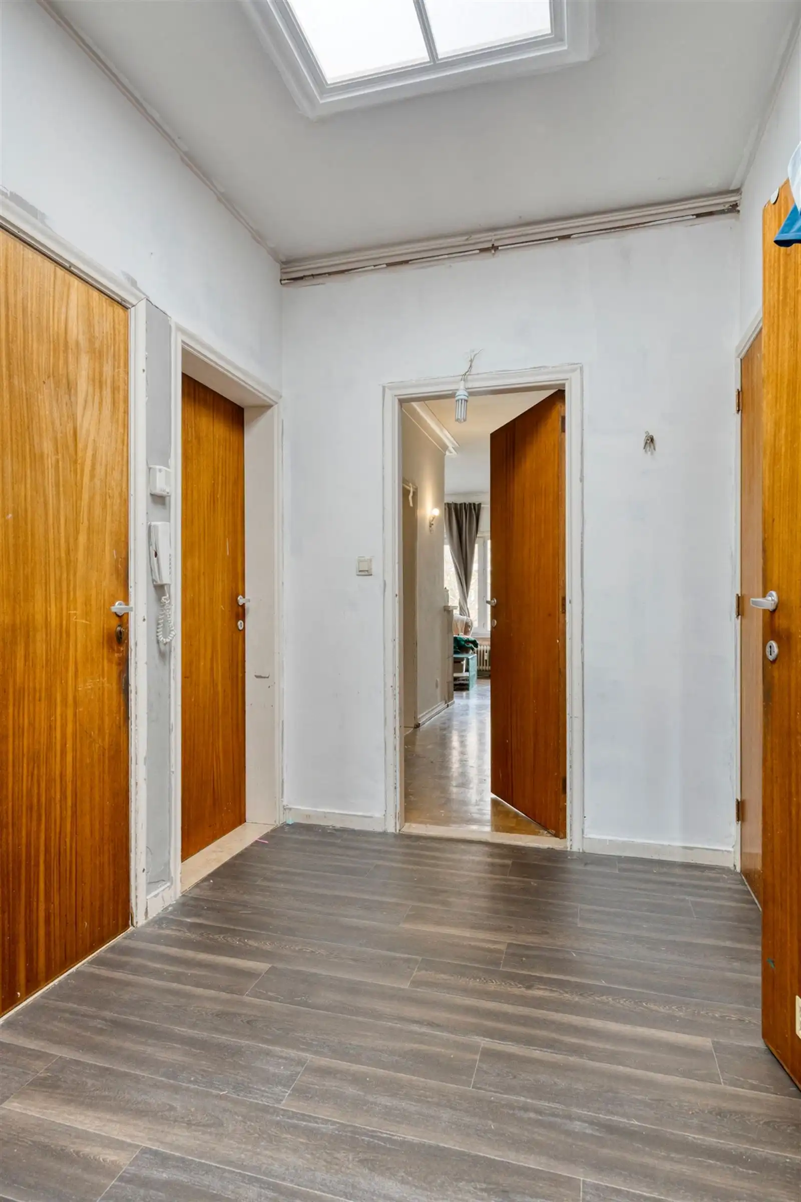 Wilrijk: te renoveren volwaardig 3 slaapkamer appartement  foto 2