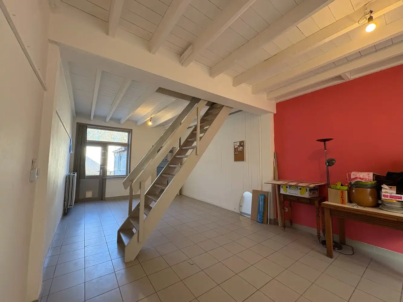 Lichtrijke woning met 2 slaapkamers in het centrum van Torhout foto 2