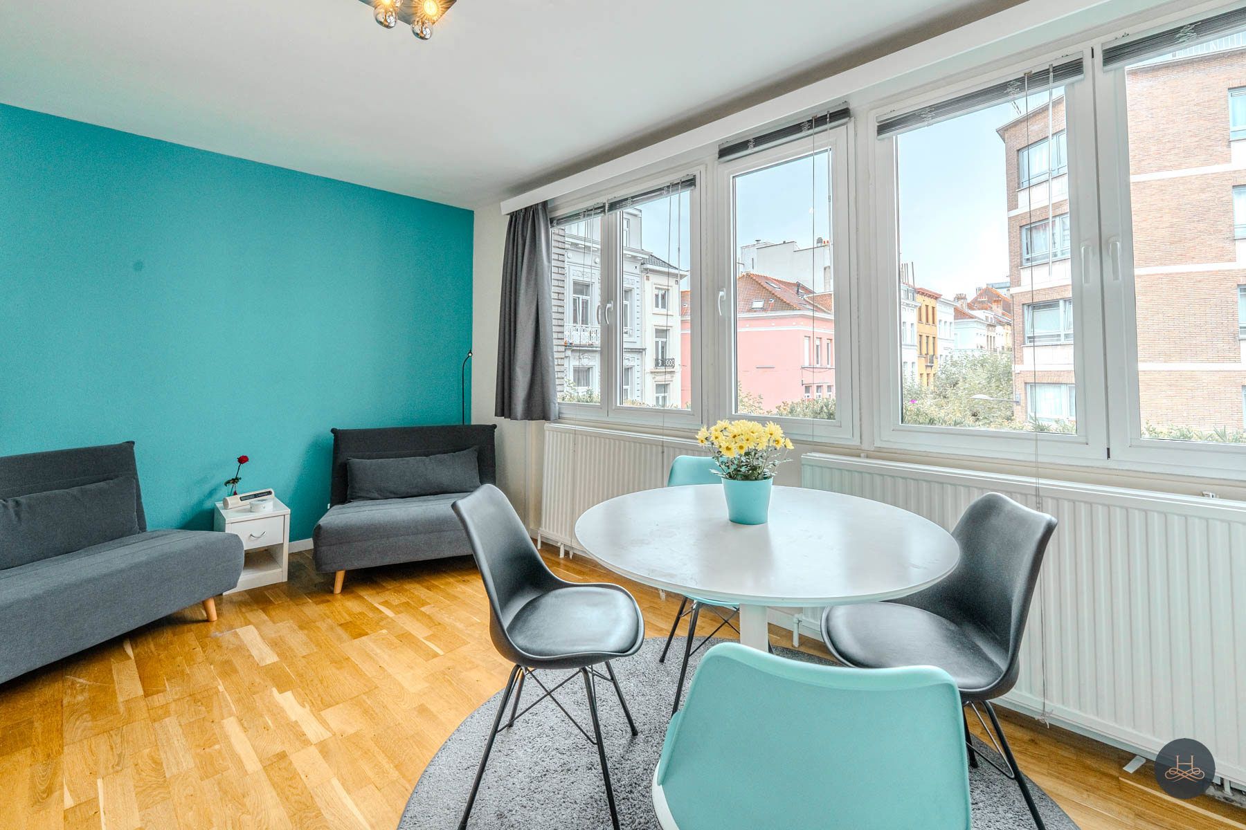 Lichtrijk, karaktervol appartement op uitstekende locatie foto 2