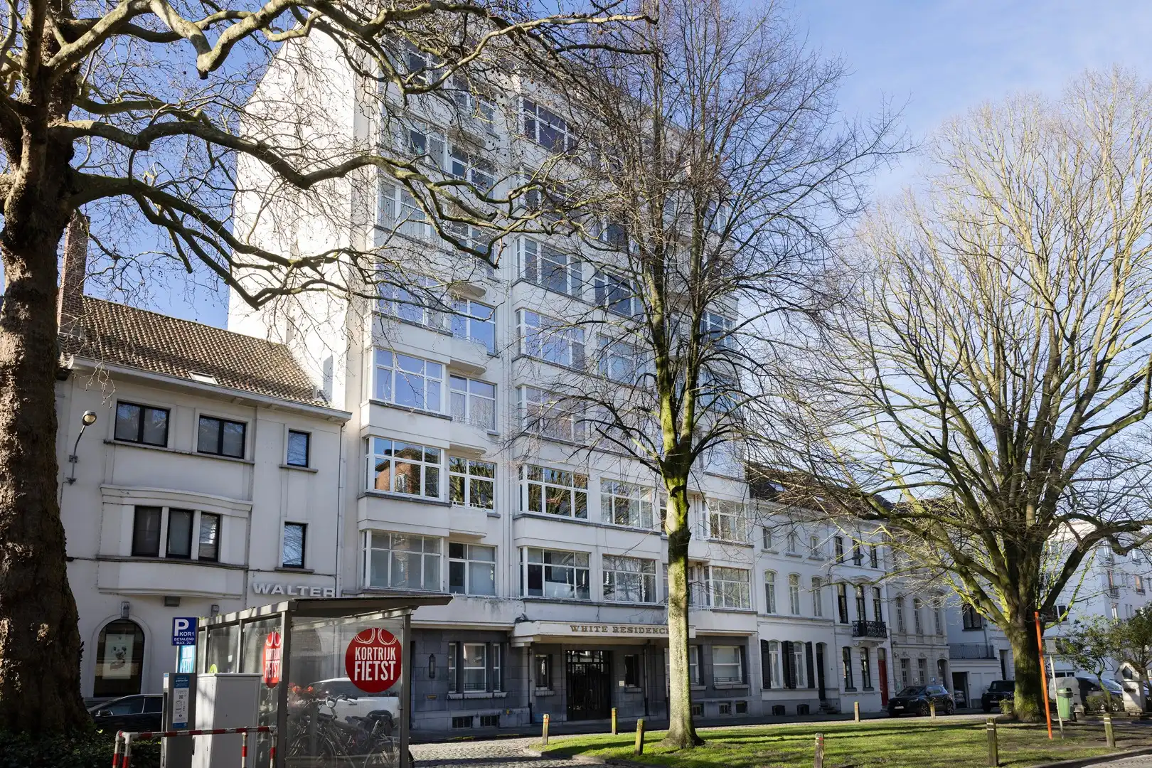 Stijlvol appartement met garage in authentieke residentie. foto 12