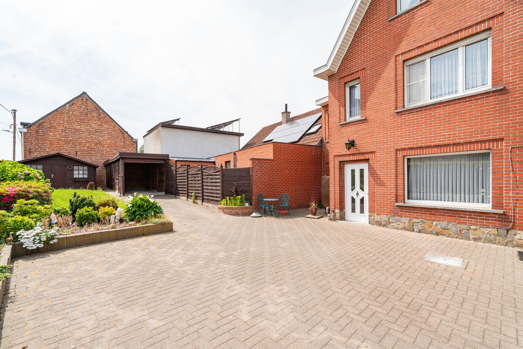 Renovatieproject op prachtige door groen omgeven ligging  foto 10