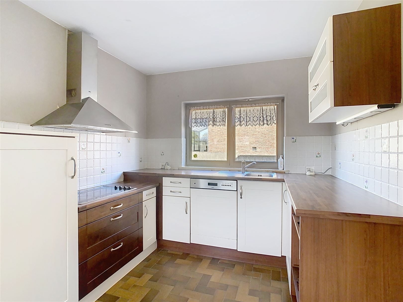 Ruime open bebouwing, 4 slpks, garage, tuin, 10a 54ca foto 39