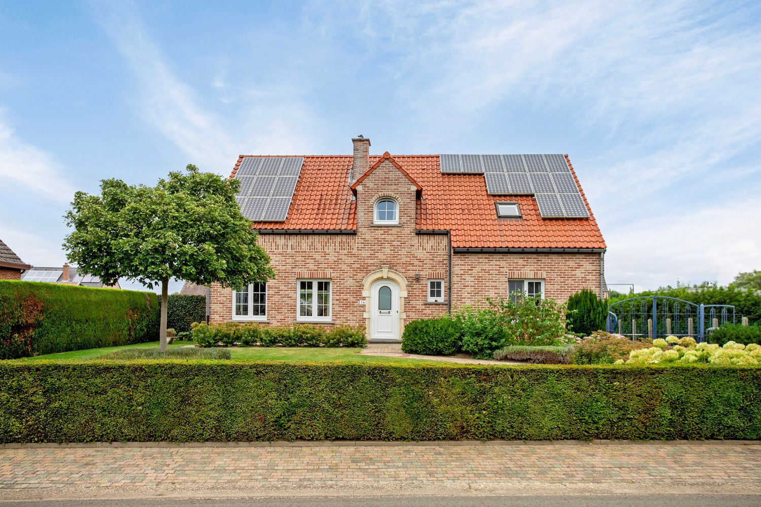 ENERGIEZUINIGE, INSTAPKLARE VILLA MET PRACHTIGE TUIN TE SCHAFFEN! foto 2