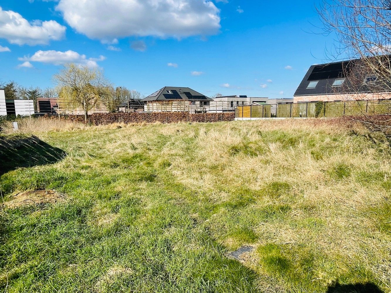 Waardamme Stuk BOUWGROND voor open bebouwing Goedgekeurde bouwvergunning beschikbaar voor het bouwen van   Vrijstaande ééngezinswoning 201,50m², een ruime gelijkvloerse woning   met garage 46,5m² foto 2